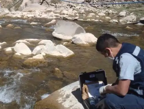 Una brigada del Minsa se encuentra en Canta para evaluar el riesgo de contaminación a la población por contacto o consumo de agua tras el derrame de concentrado de zinc en el río Chillón. Foto: ANDINA/difusión.