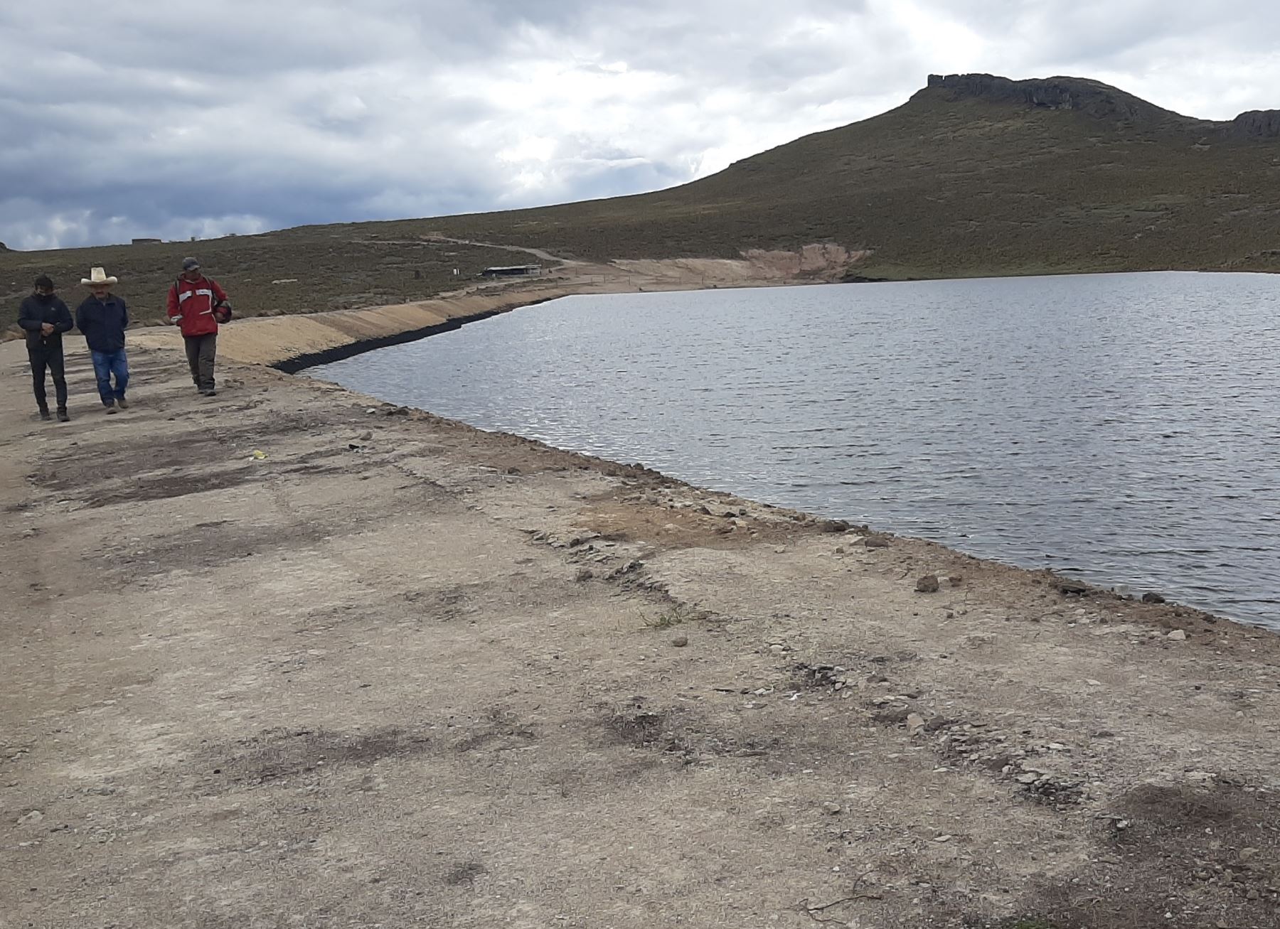 En la región Arequipa se construirán 35 cochas y 100 microrreservorios, en beneficio de 5,412 familias productoras de la agricultura familiar. Foto: ANDINA/difusión.