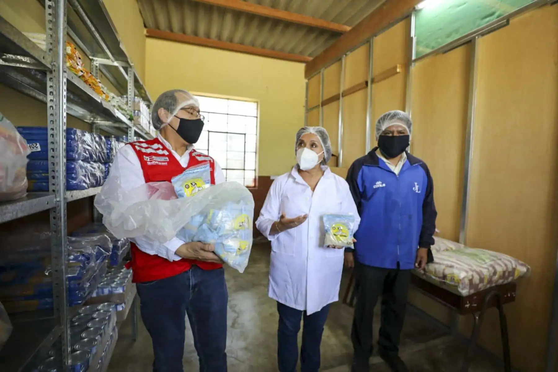 La titular del Midis, Dina Boluarte, supervisó el servicio alimentario escolar que brinda el Programa Nacional de Alimentación Escolar Qali Warma en el Centro Rural de Formación en Alternancia (CRFA) El Carmelo, ubicado en el distrito y provincia de Virú, que cuenta con 117 usuarios, quienes reciben desayunos, almuerzos y cenas. Foto: Midis