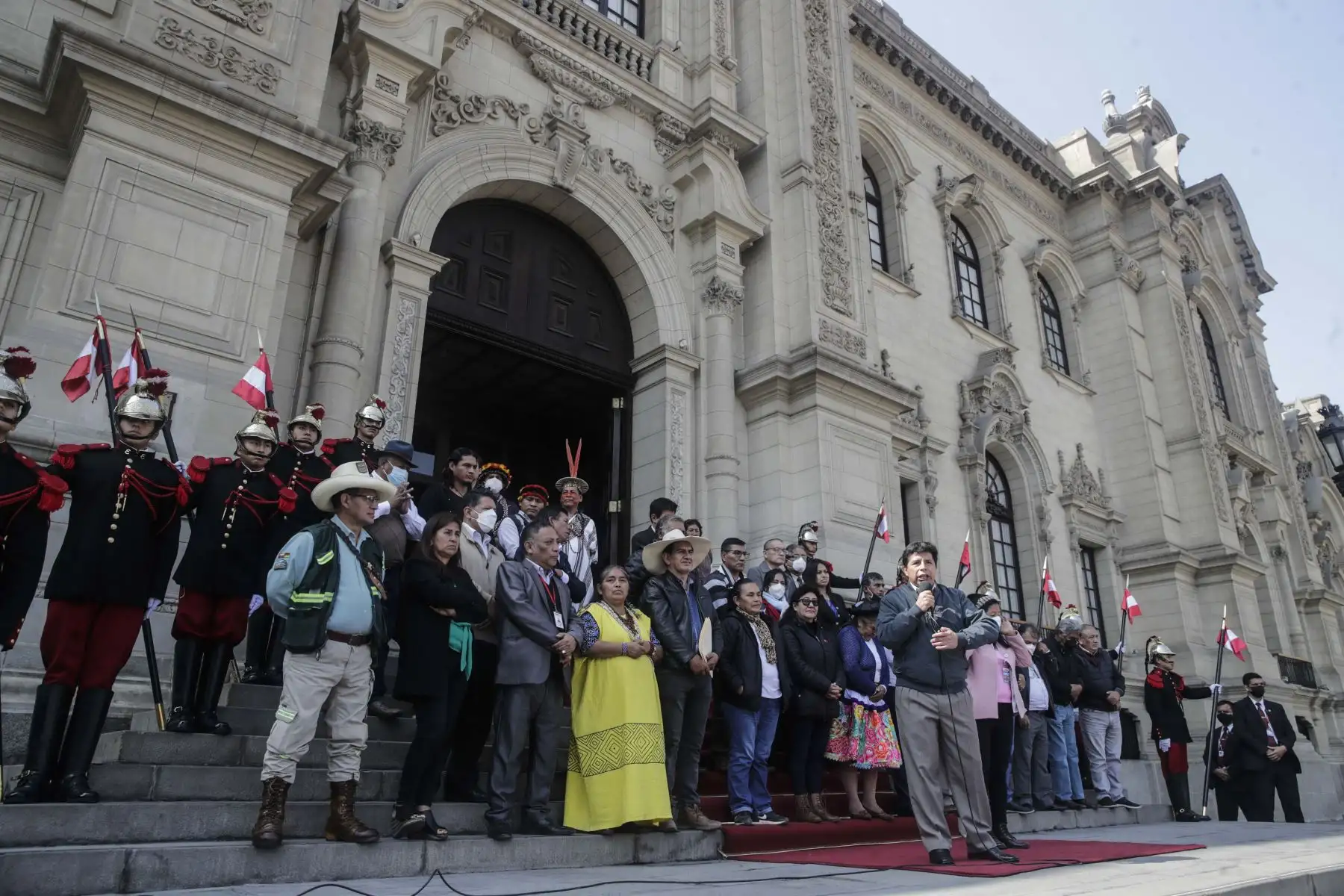 Presidente, Pedro Castillo, recibe a lideresas y líderes de diferentes etnias amazónicas, organizaciones agrarias y ronderos del país, en Palacio de Gobierno. Foto: ANDINA/Presidencia Perú