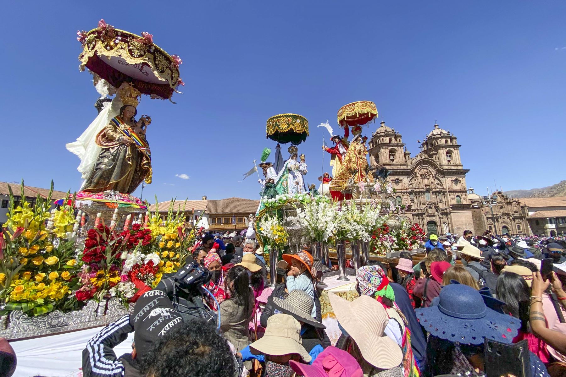 El Corpus Christi y la procesión de 15 vírgenes y santos en la ciudad del Cusco convocó a numerosos fieles. Foto: ANDINA/Cortesía Percy Hurtado