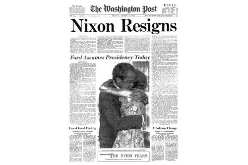 Copia de la portada del Washington Post, luego que Nixon renunciara al cargo de presidente de EE. UU. Foto: internet