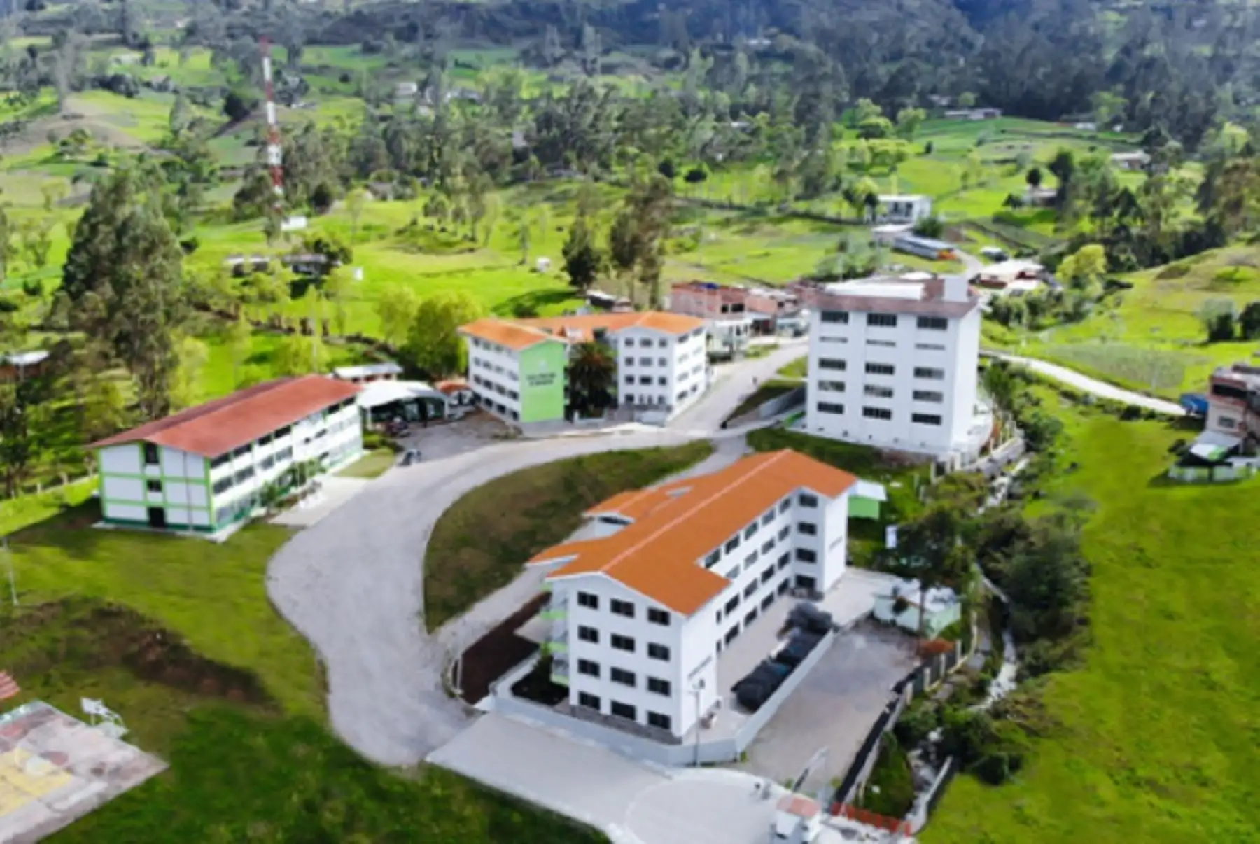 La Sunedu aprobó la modificación de licencia institucional de la Universidad Nacional Autónoma de Chota para el funcionamiento de un nuevo local, luego de comprobar el cumplimiento de las condiciones básicas de calidad establecidas por la Ley Universitaria.