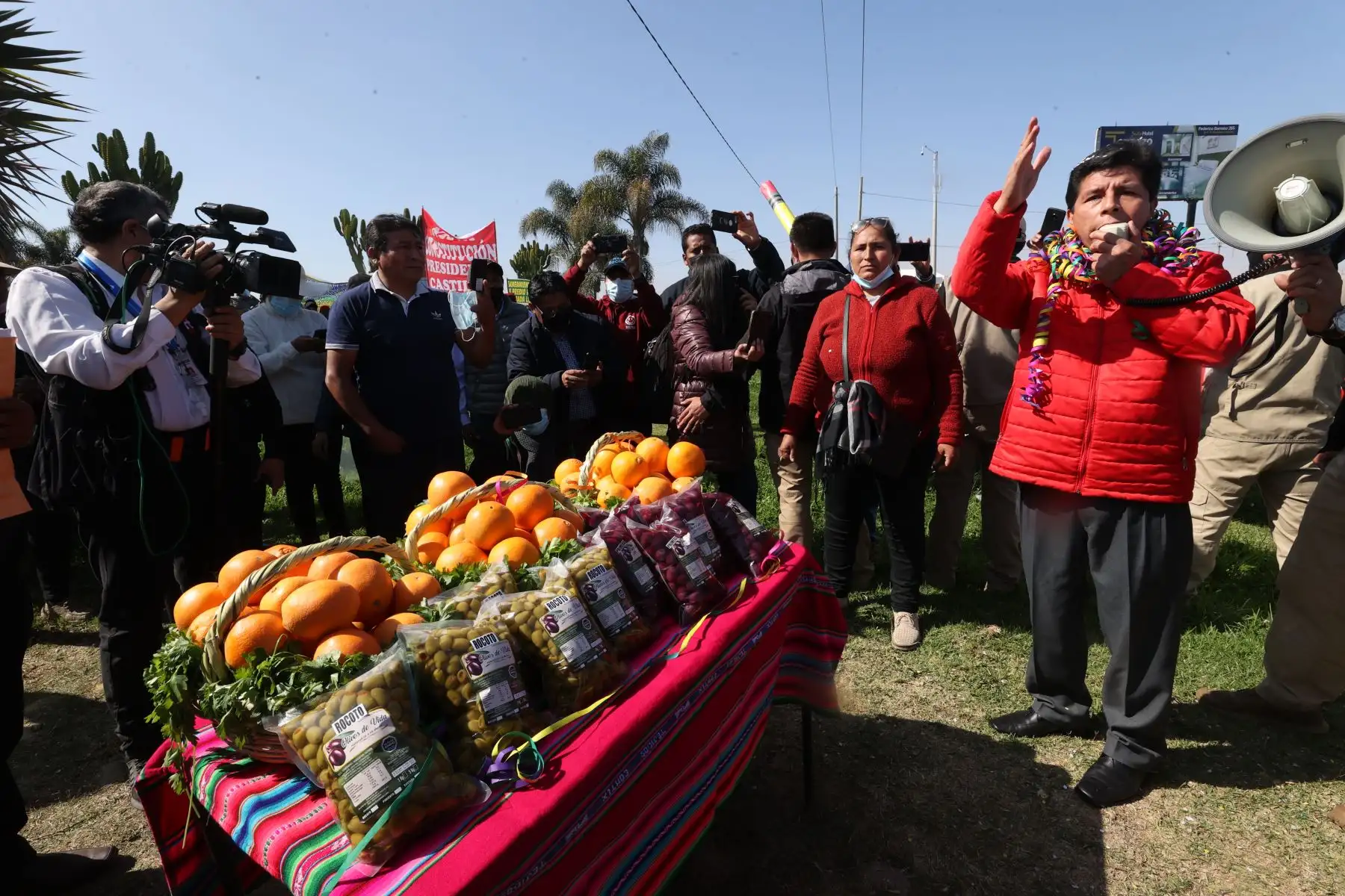 Presidente Castillo sostuvo un encuentro con la población en Tacna y dialogó con agricultores de La Yarada los Palos. Foto: ANDINA/Prensa Presidencia