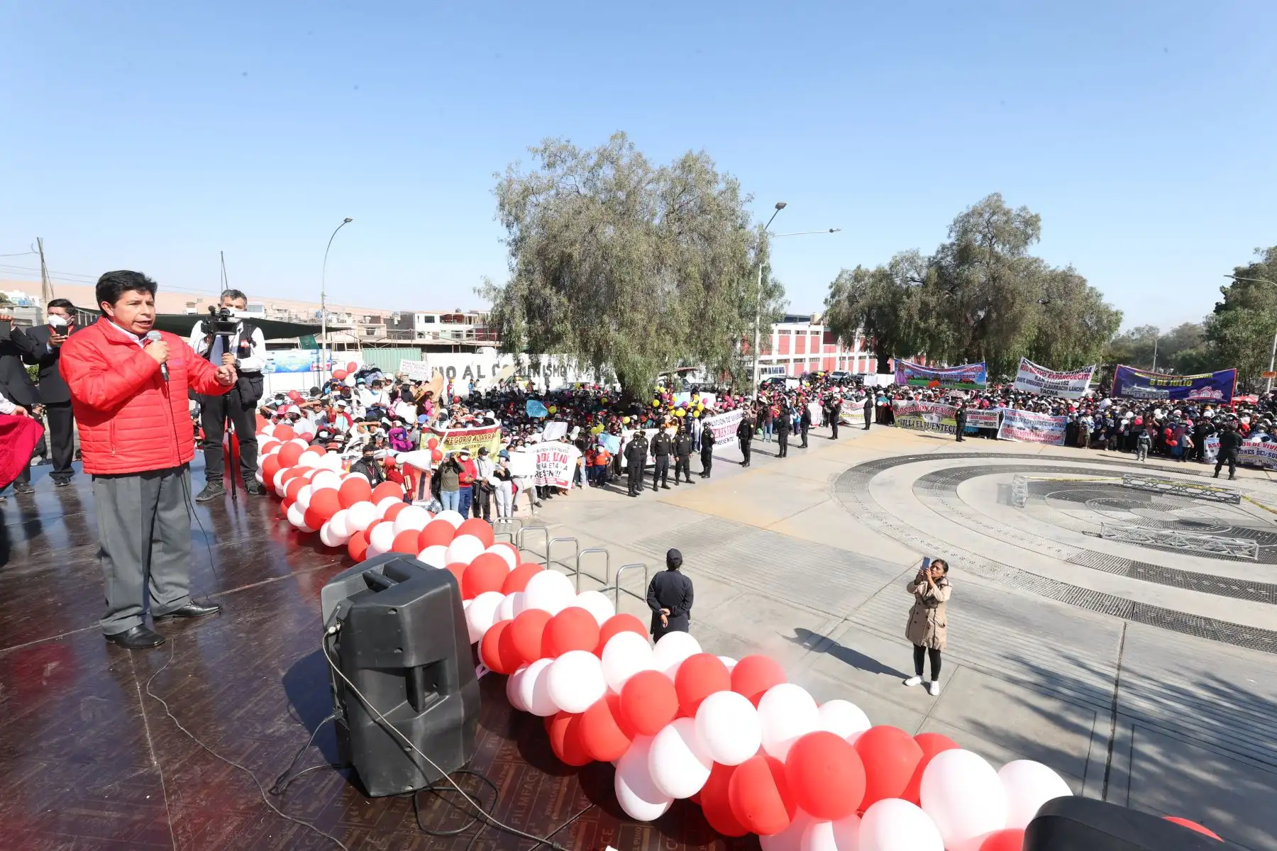 Presidente Castillo sostuvo un encuentro con la población en Tacna y dialogó con agricultores de La Yarada los Palos. Foto: ANDINA/Prensa Presidencia