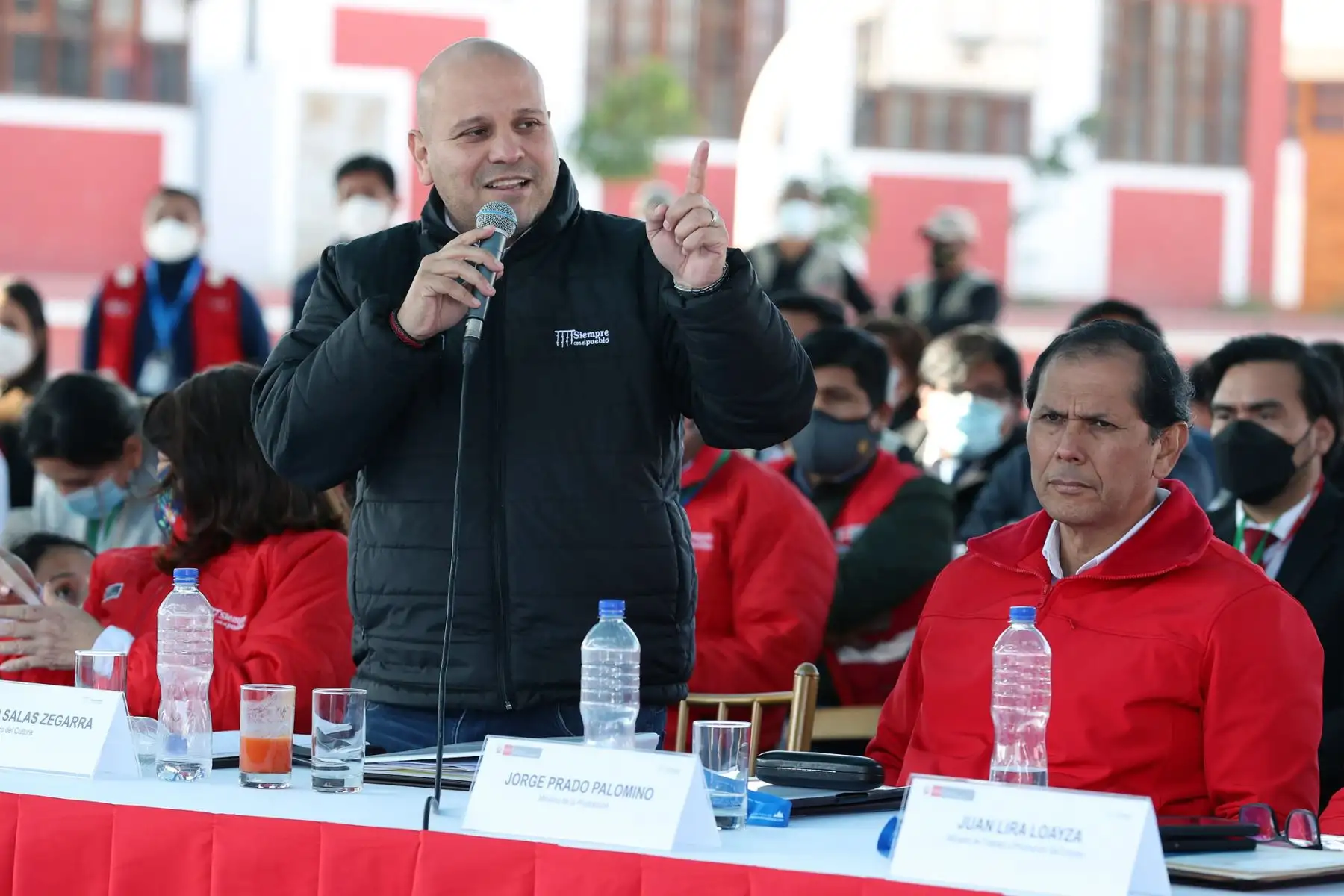 El presidente de la República, Pedro Castillo, participa en el XVI Consejo de Ministros Descentralizado, en Tacna. El ministro de Cultura, Alejandro Salas, toma la palabra. Foto: ANDINA/Prensa Presidencia