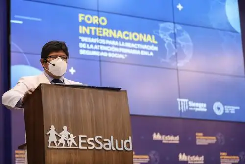 EsSalud prioriza y refuerza atención primaria con equipamiento, infraestructura y personal.
