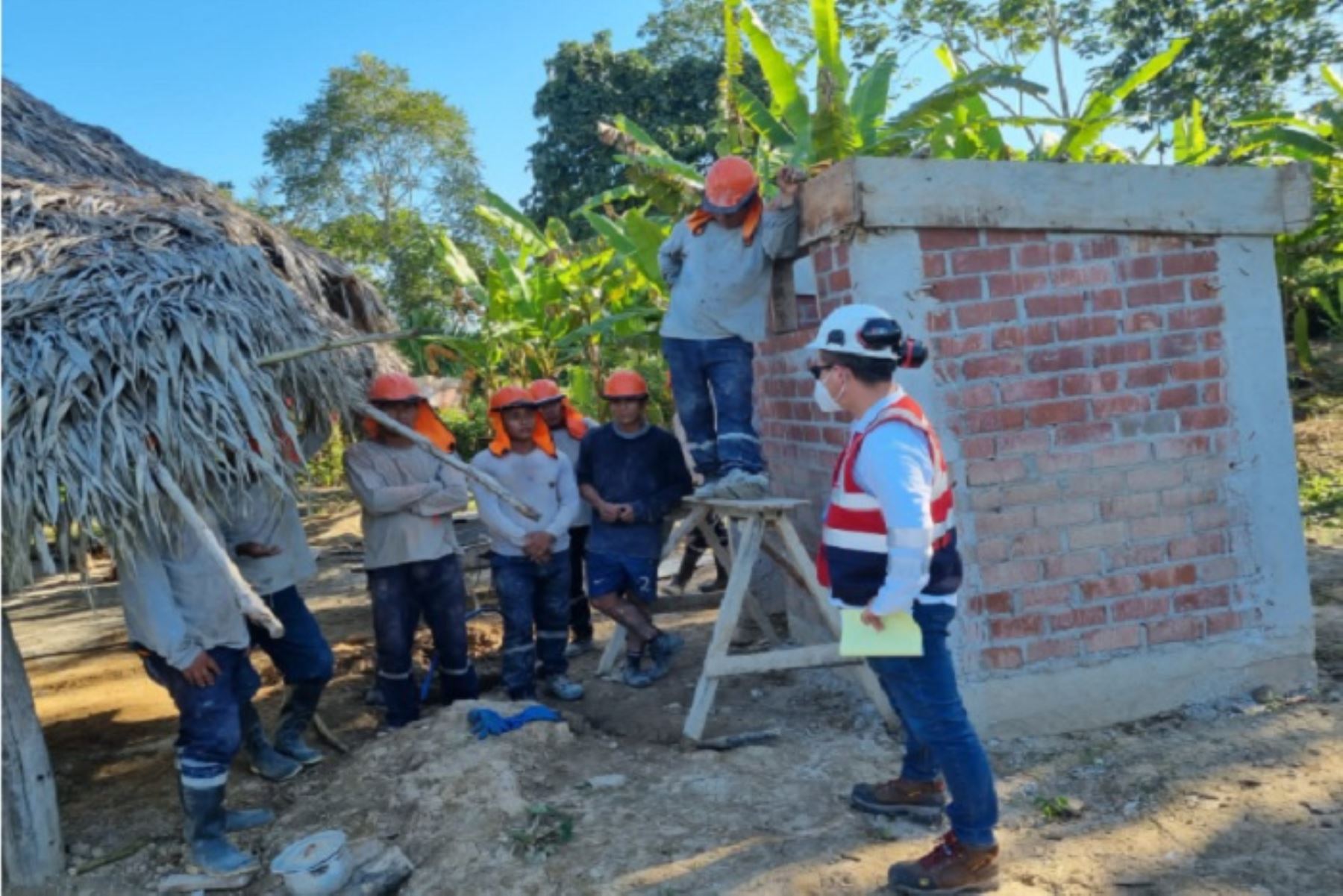 Amazonas: 115 trabajadores corren grave riesgo en obras de construcción en Nieva