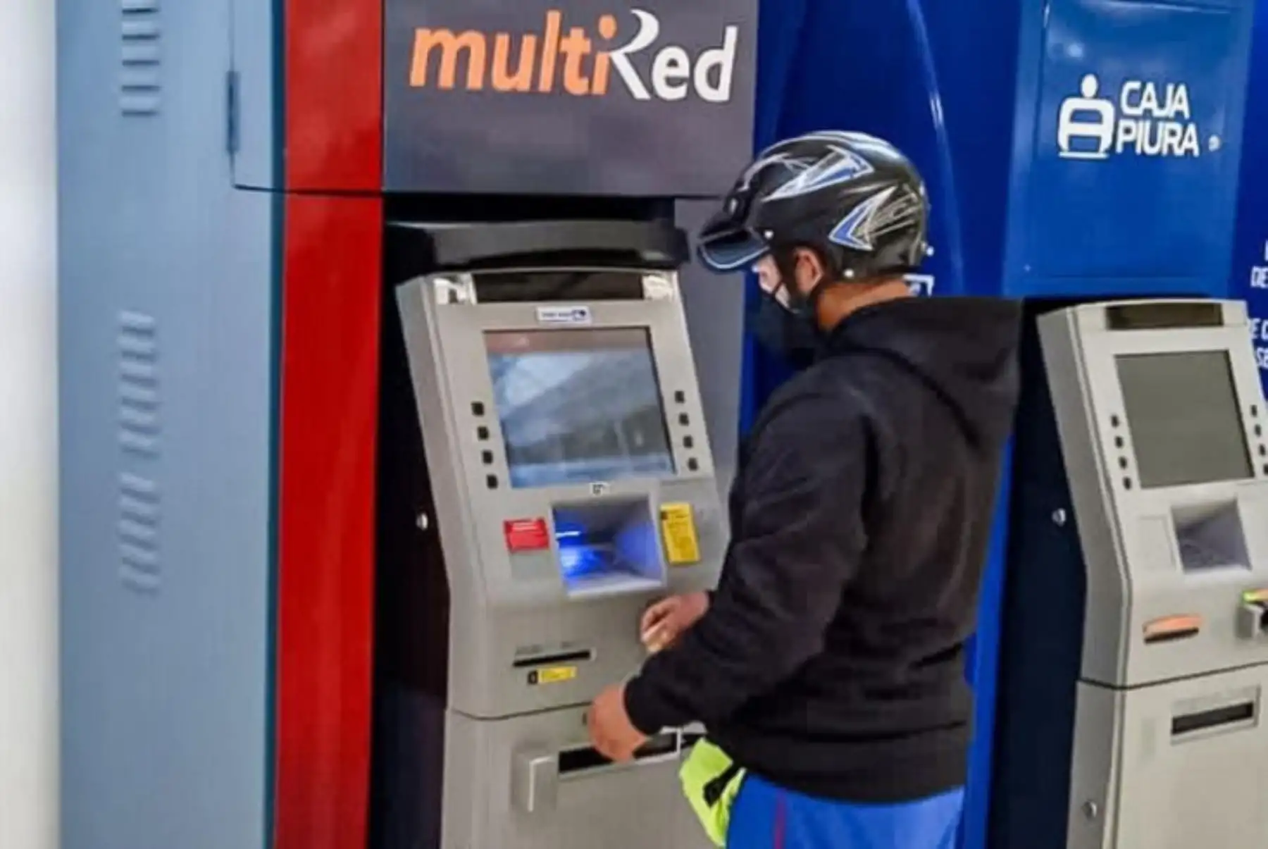 Los cajeros automáticos agilizan los servicios de las entidades financieras. Cortesía