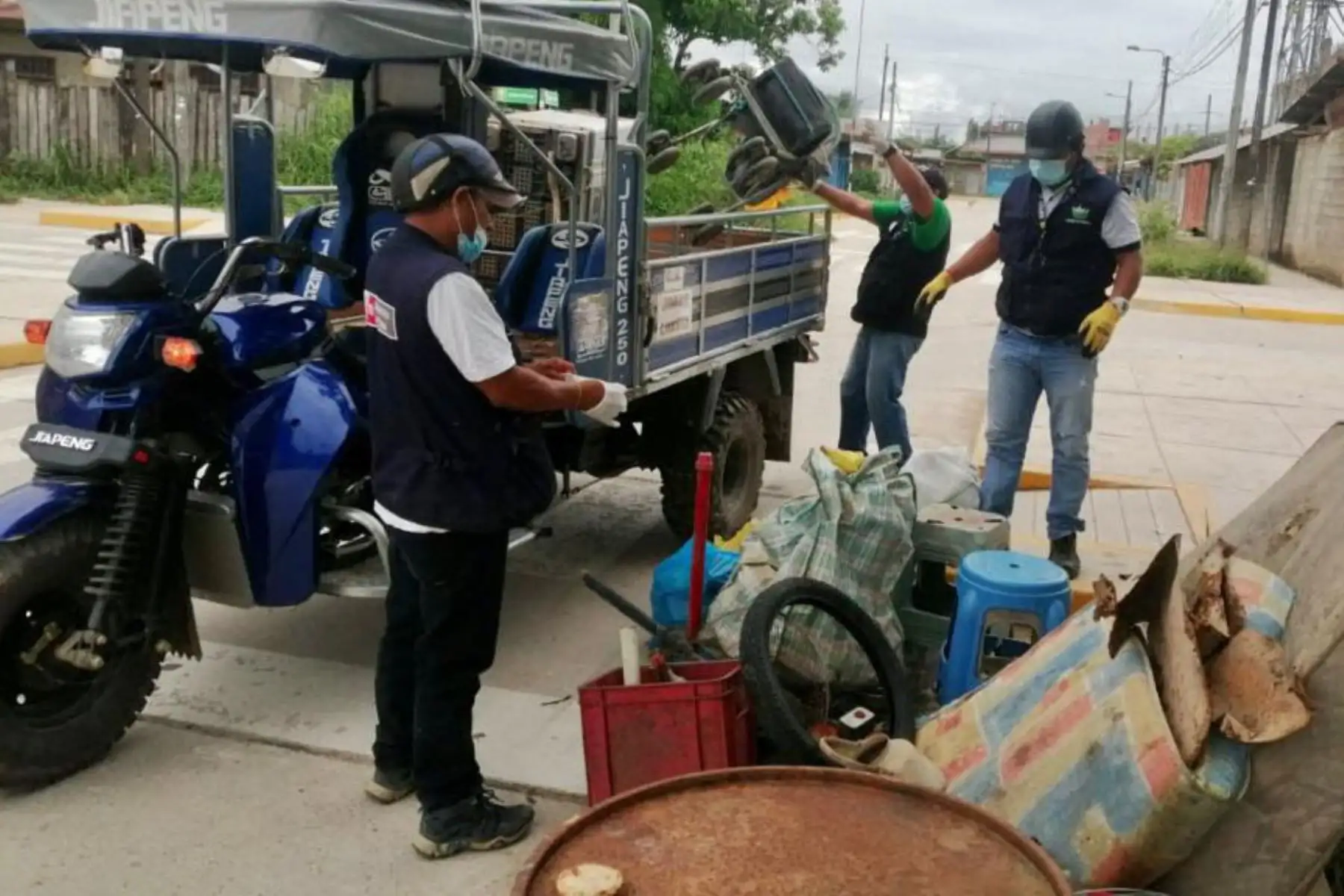 Los cargueros son unidades móviles muy potentes que permiten el ingreso del personal sanitario a lugares inaccesibles. Foto: ANDINA/Difusión