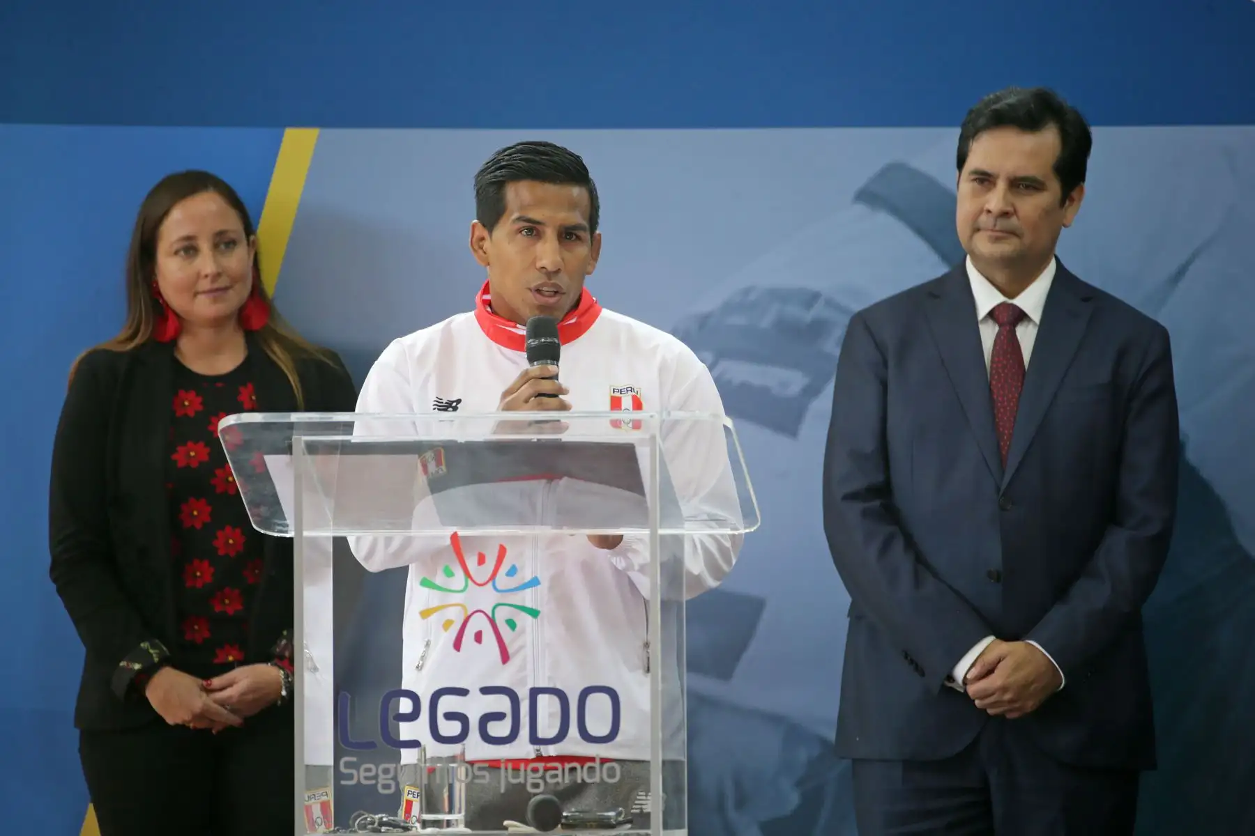 Presentación de los abanderados de Perú para los Juegos Bolivarianos Valledupar 2022.
La esgrimista María Luisa Doig y el judoca Juan Postigos serán nuestros representantes en este importante acto
Foto: LEGADO