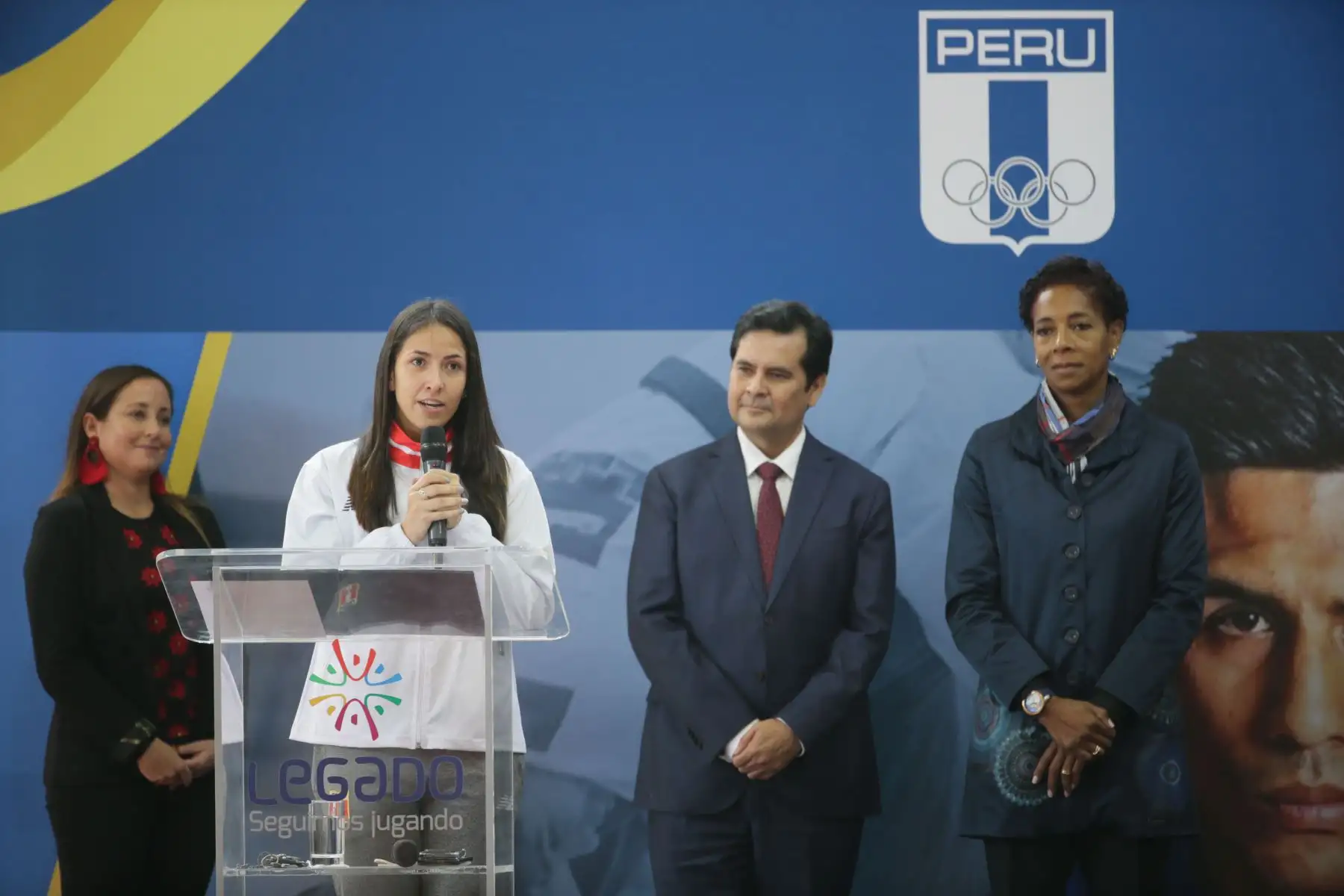 Presentación de los abanderados de Perú para los Juegos Bolivarianos Valledupar 2022.
La esgrimista María Luisa Doig y el judoca Juan Postigos serán nuestros representantes en este importante acto
Foto: LEGADO