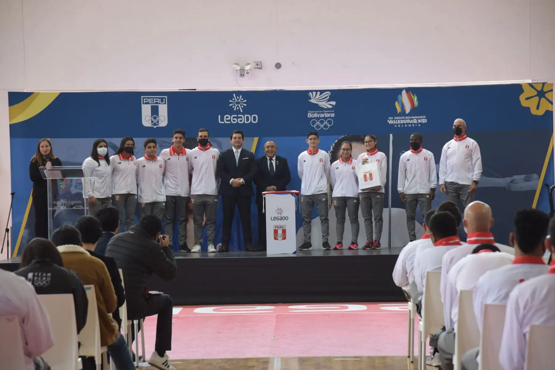 Presentación de los abanderados de Perú para los Juegos Bolivarianos Valledupar 2022.
La esgrimista María Luisa Doig y el judoca Juan Postigos serán nuestros representantes en este importante acto
Foto: LEGADO