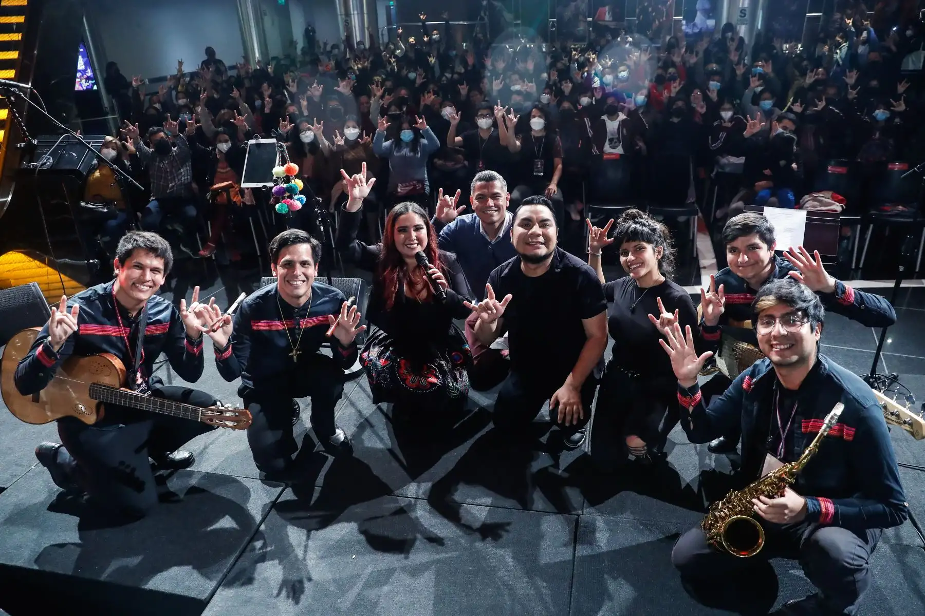 Esta iniciativa nace en el Laboratorio de co-creación de experiencias musicales inclusivas del Gran Teatro Nacional, que propone nuevas prácticas y sensaciones para que personas con y sin discapacidad disfruten juntos de la música y las emociones que genera.
Foto: ANDINA / Renato Pajuelo