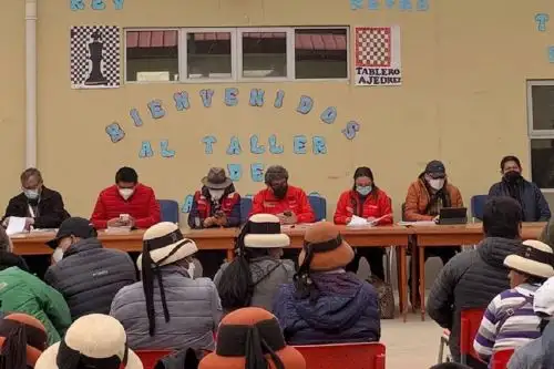 Instalación de grupo de trabajo temporal que evaluará cumplimiento de compromisos entre la minera Las Bambas y comunidades campesinas aledañas. Foto: Cortesía.