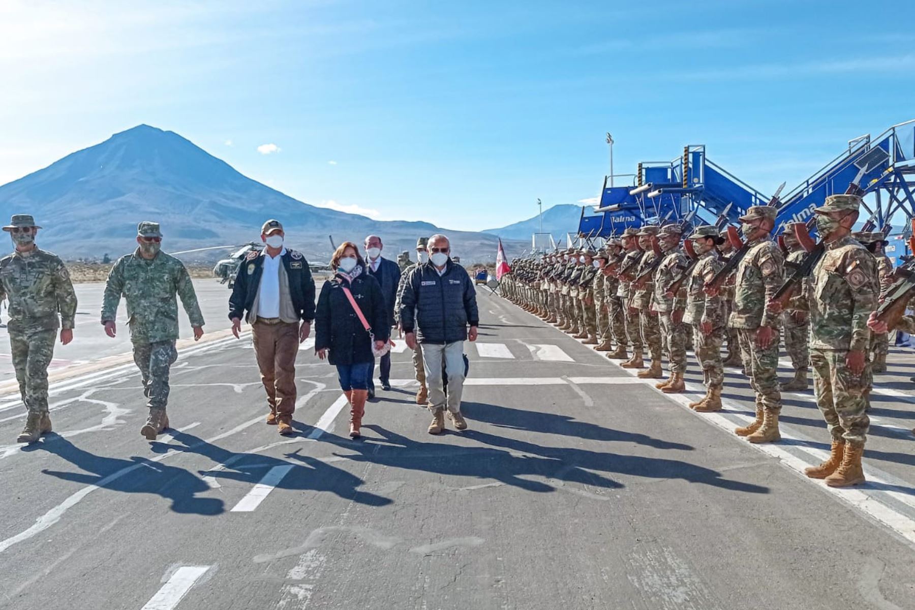 Aníbal Torres y ministros arriban a Arequipa para Consejo de Ministros Descentralizado