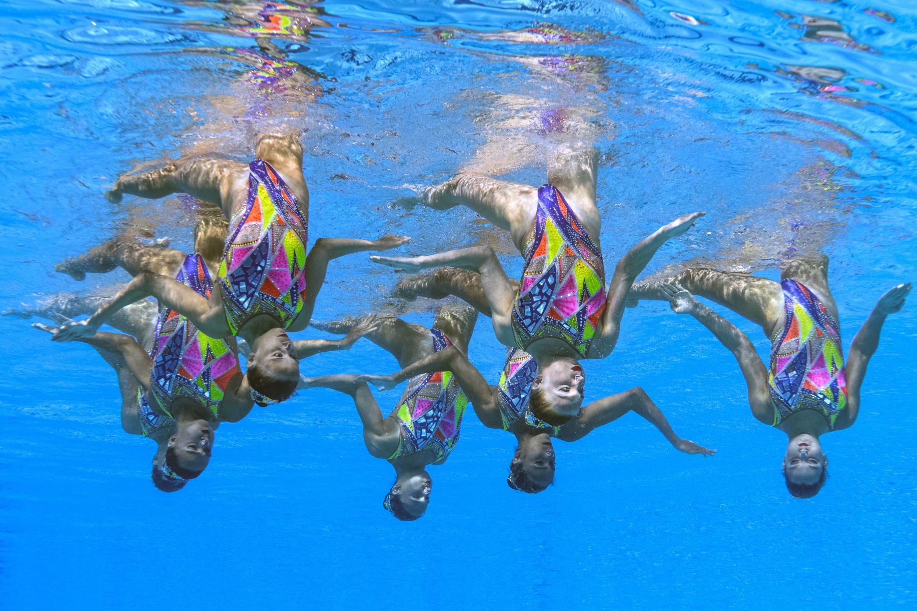 El equipo de Francia compite en las finales de natación artística técnica por equipos femeninos durante el Campeonato Mundial de Natación de Budapest.Foto: AFP