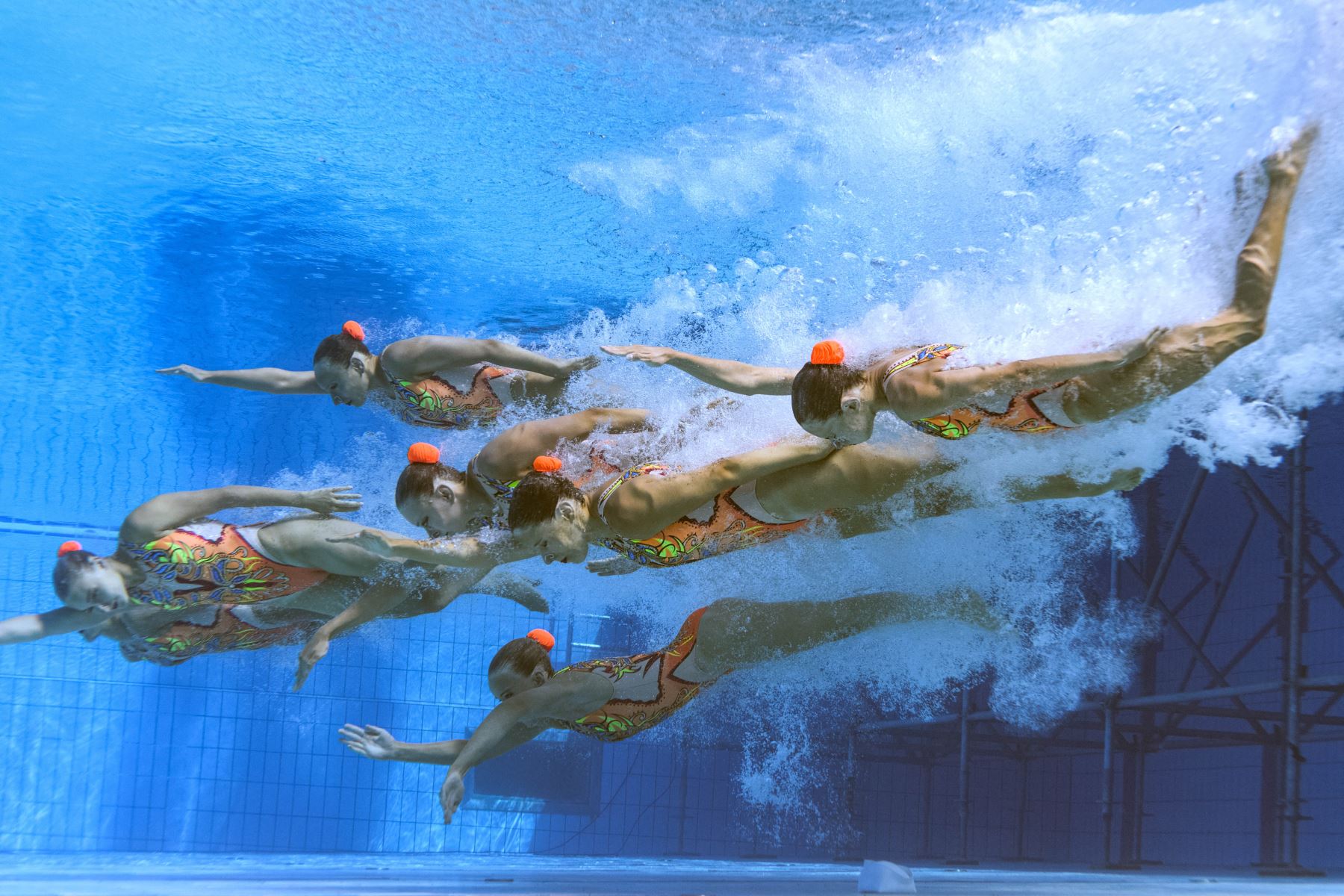 El equipo de Suiza compite en las finales de natación artística técnica por equipos femeninos durante el Campeonato Mundial de Natación de Budapest . Foto: AFP