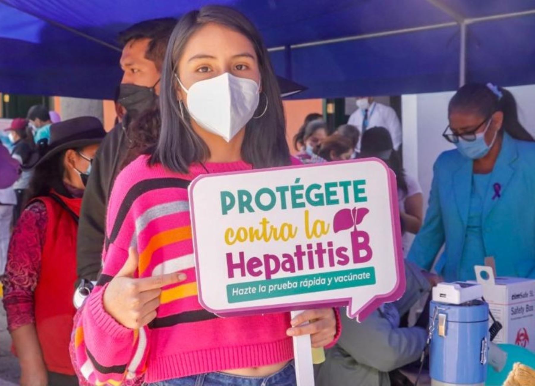 Brigada del Ministerio de Salud realiza campaña de tamizaje y vacunación contra la hepatitis B en Ayacucho para prevenir enfermedad. ANDINA/Difusión