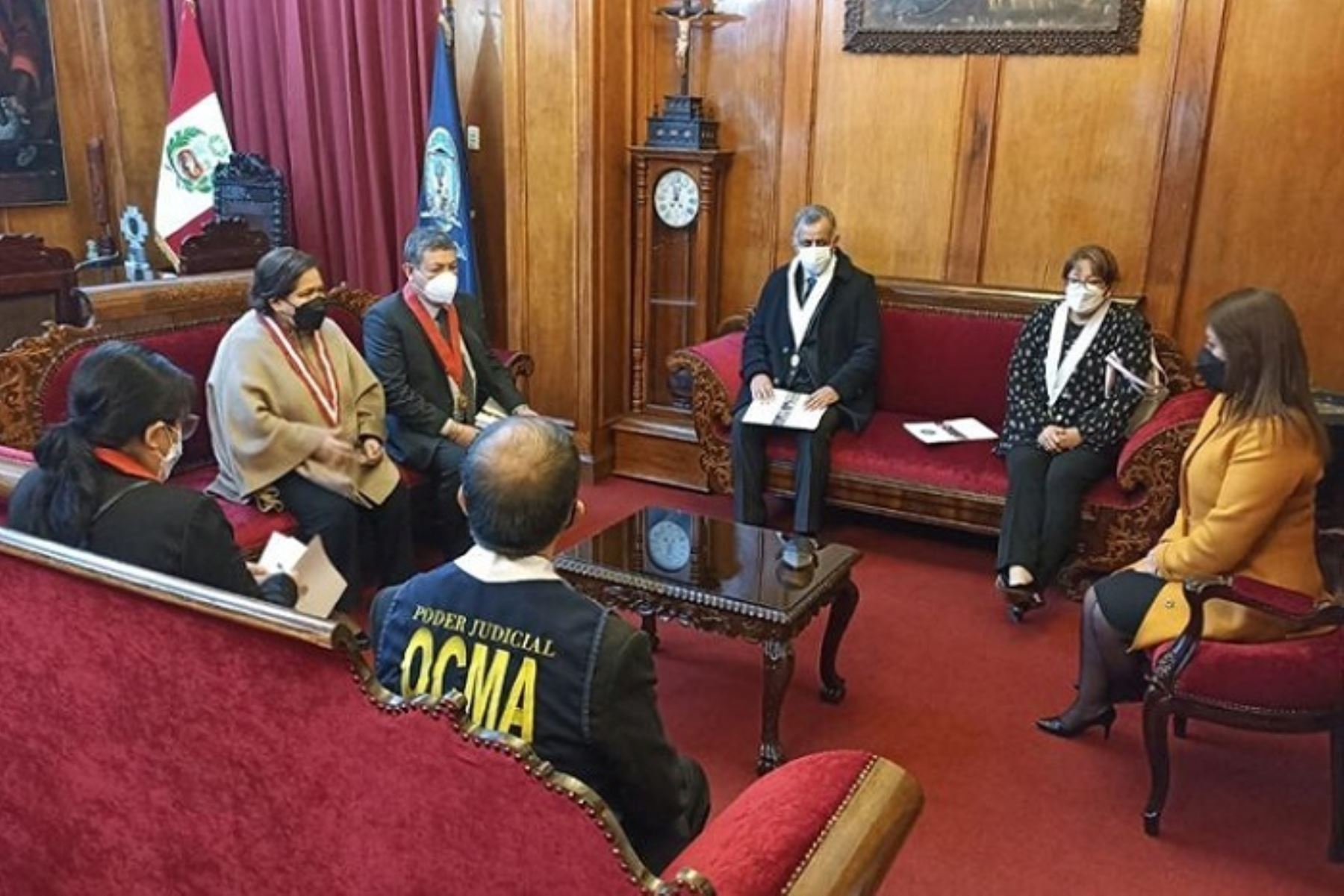 Jefa de Ocma hace “visita extraordinaria” en Corte de Justicia del Cusco
