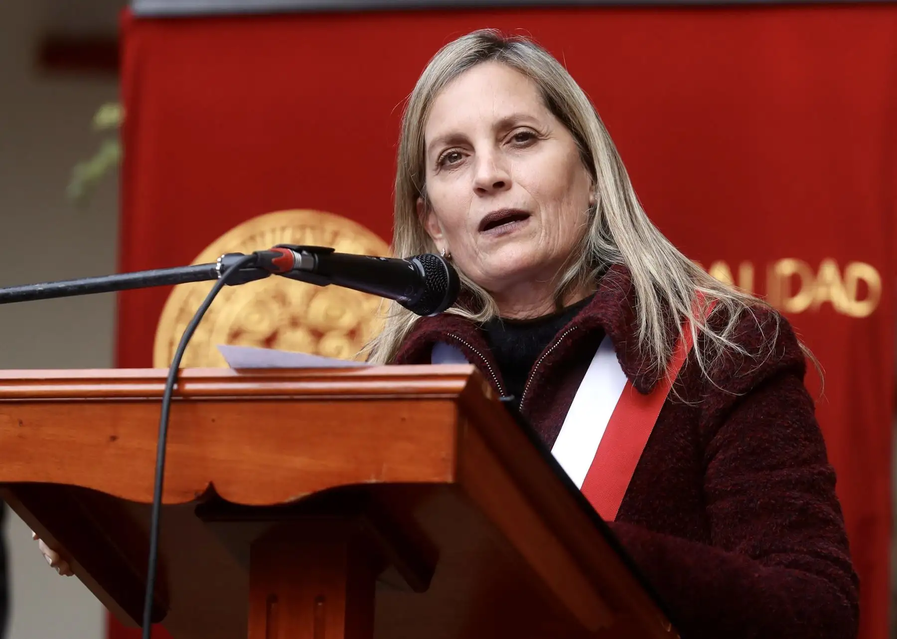 Presidenta del Congreso, Maríia Del Carmen Alva firma en la ciudad del Cusco la autógrafa de ley que modifica la ley de publicidad estatal.
Foto : Congreso