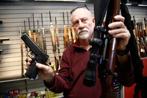 Biden había impulsado reformas más sustanciales, como la prohibición de los rifles de asalto -que se utilizaron en los tiroteos de Texas y Nueva York- y de los cargadores de alta capacidad. Foto: AFP