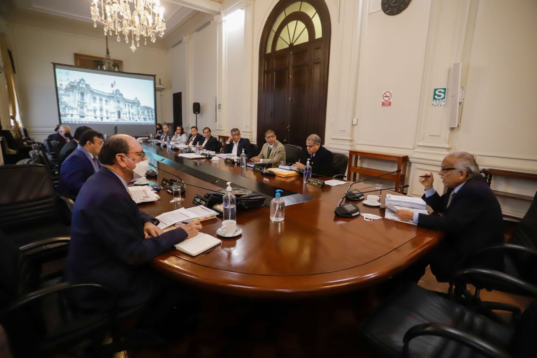 Consejo de Ministros se reúne en Palacio de Gobierno