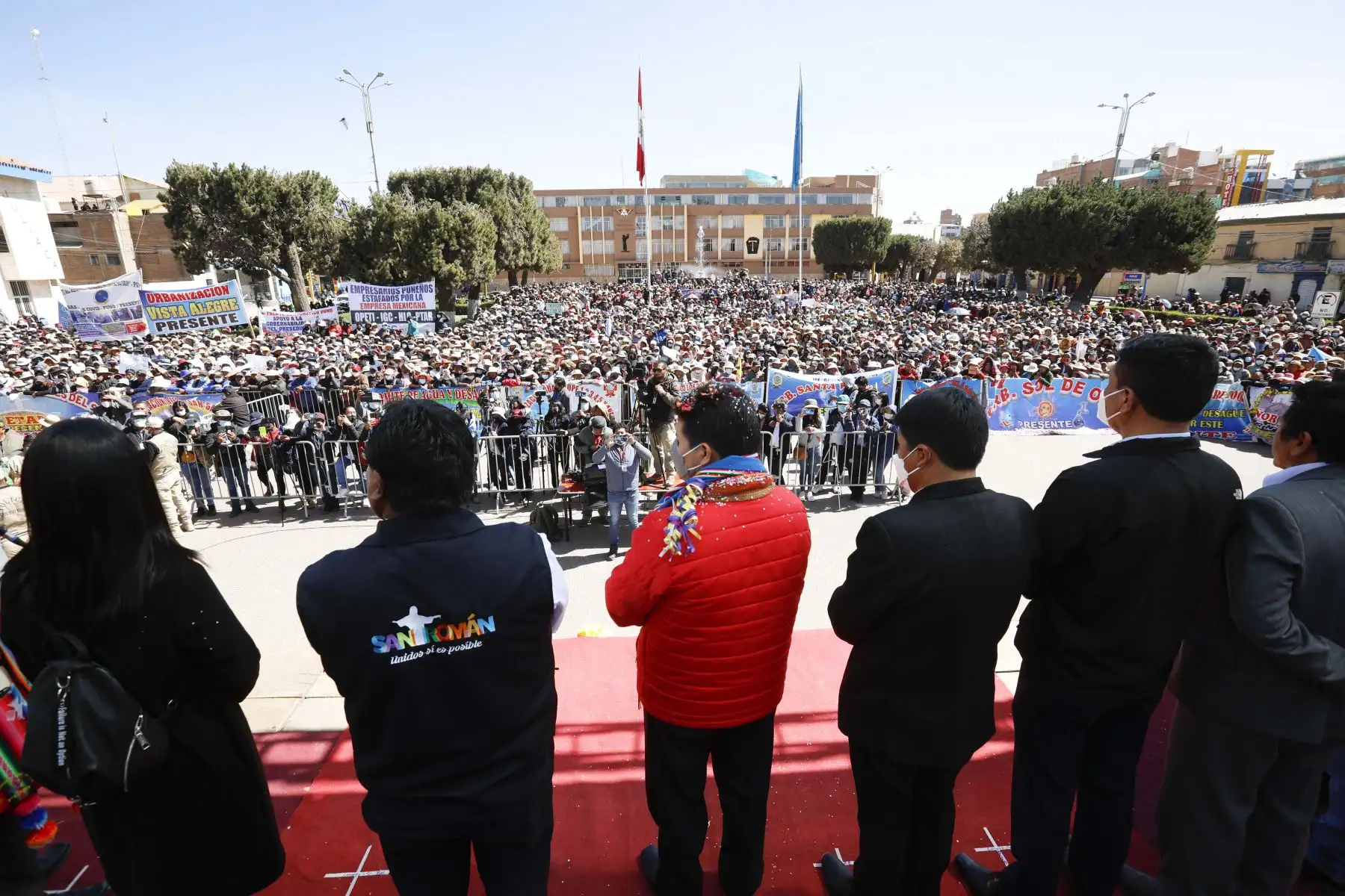 Presidente, Pedro Castillo, participa en el primer encuentro por el desarrollo de la región Puno, que se realiza en la plaza de Armas de la ciudad de Juliaca. Foto: ANDINA/Presidencia Perú