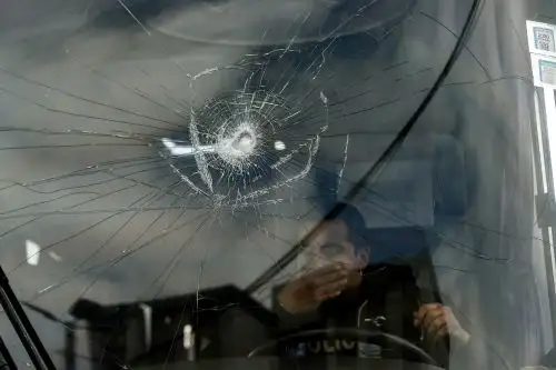 Unos 10.000 indígenas llegaron a Quito esta semana para pedir la rebaja de los precios de los combustibles y han chocado con la policía en violentos enfrentamientos. Foto: AFP