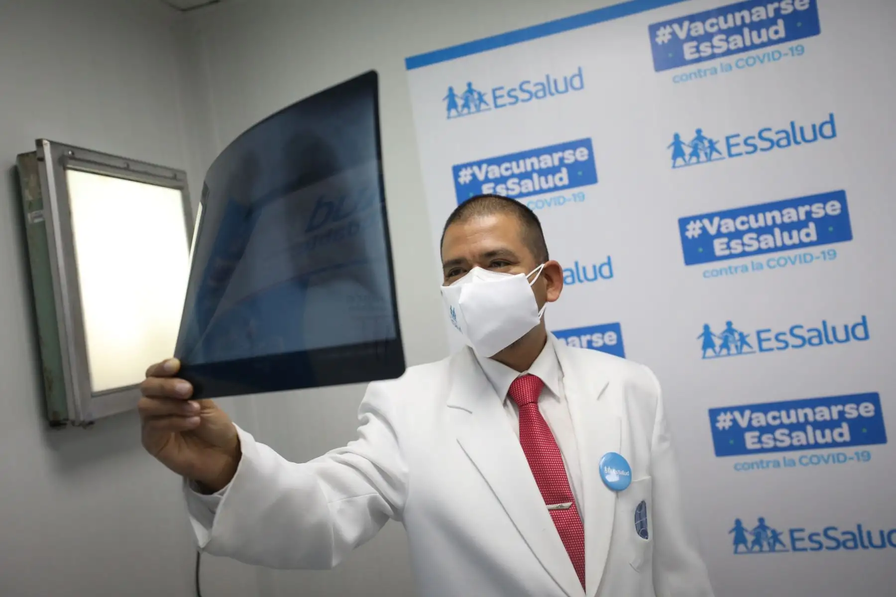 Con el descenso y los cambios bruscos de la temperatura, las infecciones respiratorias se están incrementando en el país, afectando la salud de la población, por ello, el Seguro Social de Salud (EsSalud) brinda recomendaciones para prevenir este problema de salud y dar tratamiento oportuno al paciente.  Foto: ANDINA/ Carla Patiño