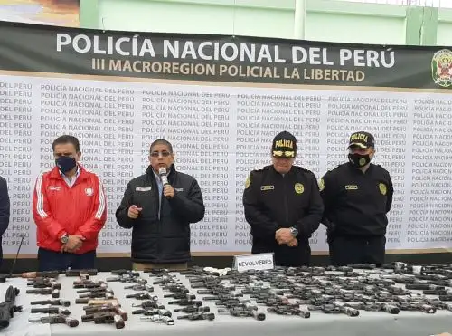 El ministro del Interior, Dimitri Senmache, resaltó hoy la labor de la Policía Nacional para combatir la delincuencia y la inseguridad ciudadana en La Libertad. Foto: Luis Puell