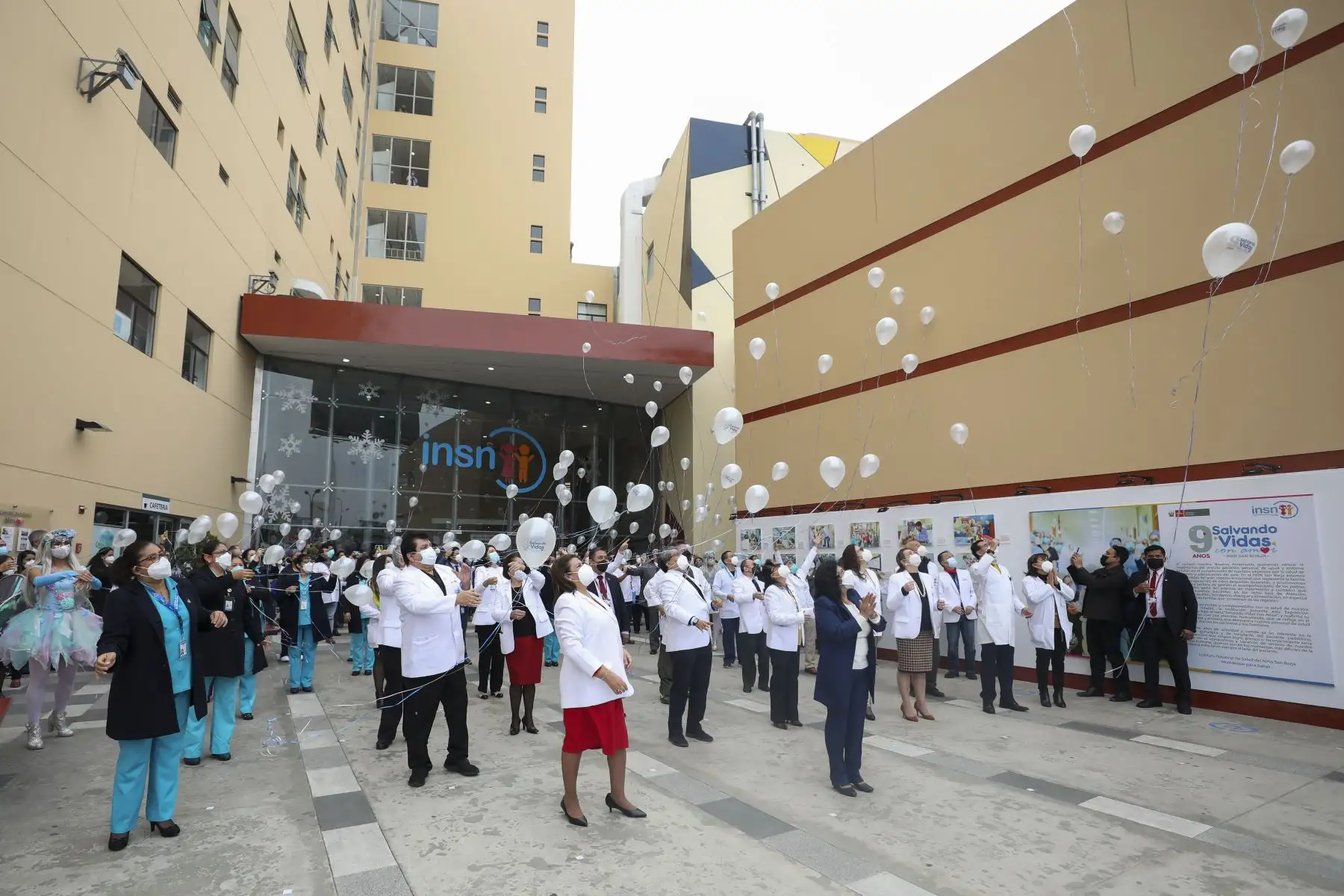 El Instituto Nacional de Salud del Niño San Borja conmemora su noveno aniversario con una emotiva ceremonia especial. Bajo el lema "Salvando vidas con amor", se realizó la actividad que contó con la presencia de la Directora General del INSN San Borja, Dra. Zulema Tomas Gonzales y su equipo de gestión, el ministro de Salud, Jorge Antonio López Peña, así como la primera dama Lilia Paredes. Foto: ANDINA/Carla Patiño