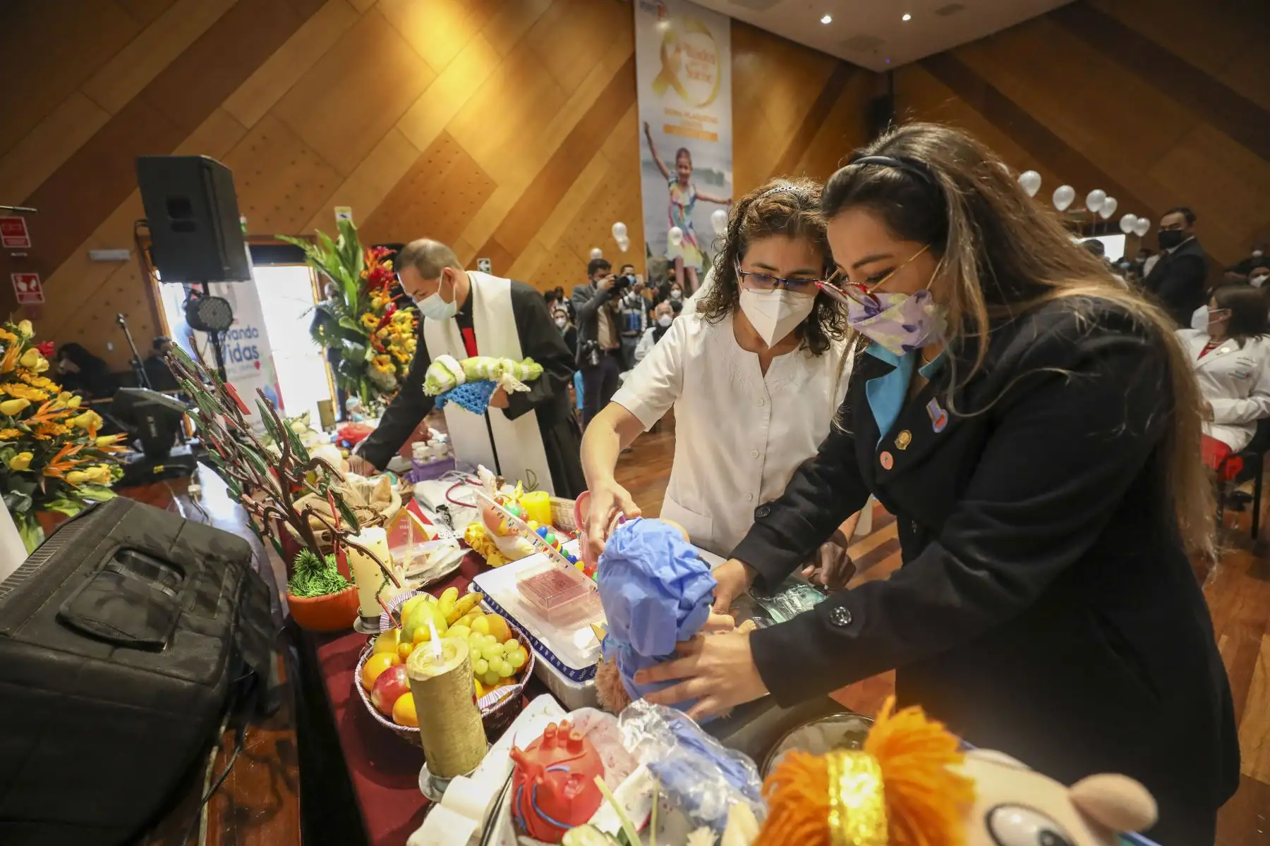 El Instituto Nacional de Salud del Niño San Borja conmemora su noveno aniversario con una emotiva ceremonia especial. Bajo el lema "Salvando vidas con amor", se realizó la actividad que contó con la presencia de la Directora General del INSN San Borja, Dra. Zulema Tomas Gonzales y su equipo de gestión, el ministro de Salud, Jorge Antonio López Peña, así como la primera dama Lilia Paredes. Foto: ANDINA/Carla Patiño