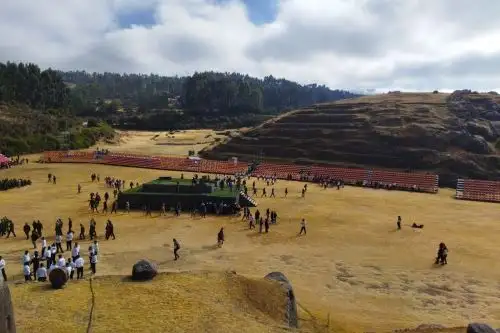 Especialistas de la Dirección Desconcentrada de Cultura visitaron hoy Sacsayhuamán. Foto: DDC Cusco