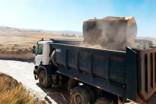 Con el objetivo de brindar mayor seguridad en las vías de acceso a Paucarcolla, el Ministerio de Vivienda, Construcción y Saneamiento inició los trabajos de mejoramiento de la transitabilidad en ese distrito de la provincia de Puno.