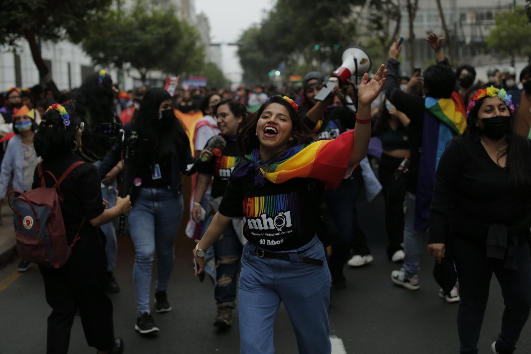 Miles de personas  participan de la Marcha del Orgullo 2022 junto a colectivos LGTBI, líderes sociales, autoridades y ciudadanía en general.
Foto: MIMP