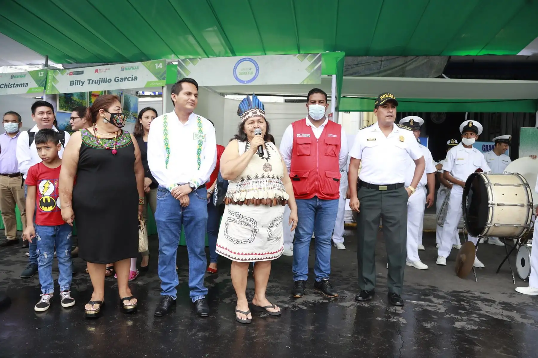 Cerca de treinta artesanos y artesanas de Loreto,Amazonas,Ucayali y San Martín presentan sus mejores obras en el "Evento Empresarial de Artesanía Macroregional del Oriente",que promueve el Mincetur.
Foto: Mincetur