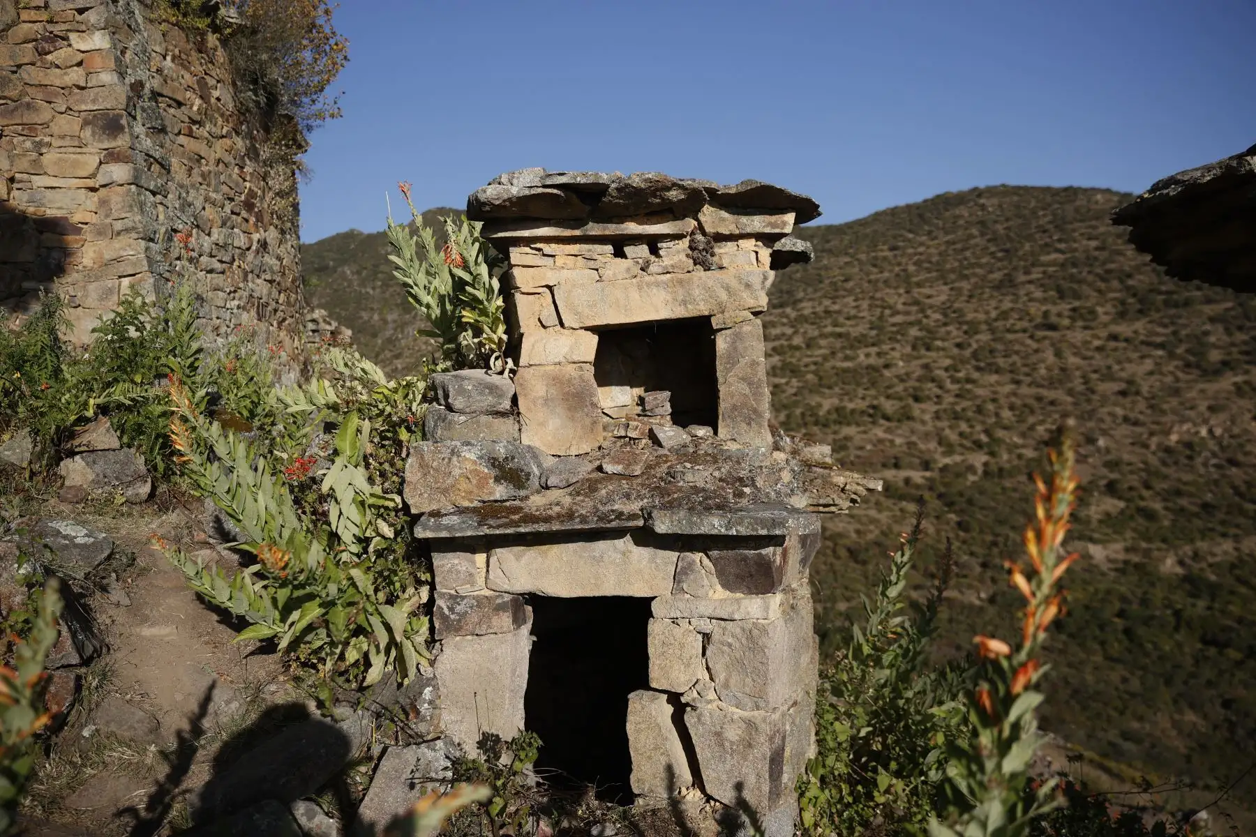 Está ubicado al norte de Lima, cerca de los pueblos San Salvador de Pampas y La Florida, en el distrito Atavillos Bajo, provincia de Huaral. El tiempo de viaje es de aproximadamente 3 horas desde Lima y 3 horas de caminata de Pampas a Rupac.
Foto: ANDINA/Melina Mejía
