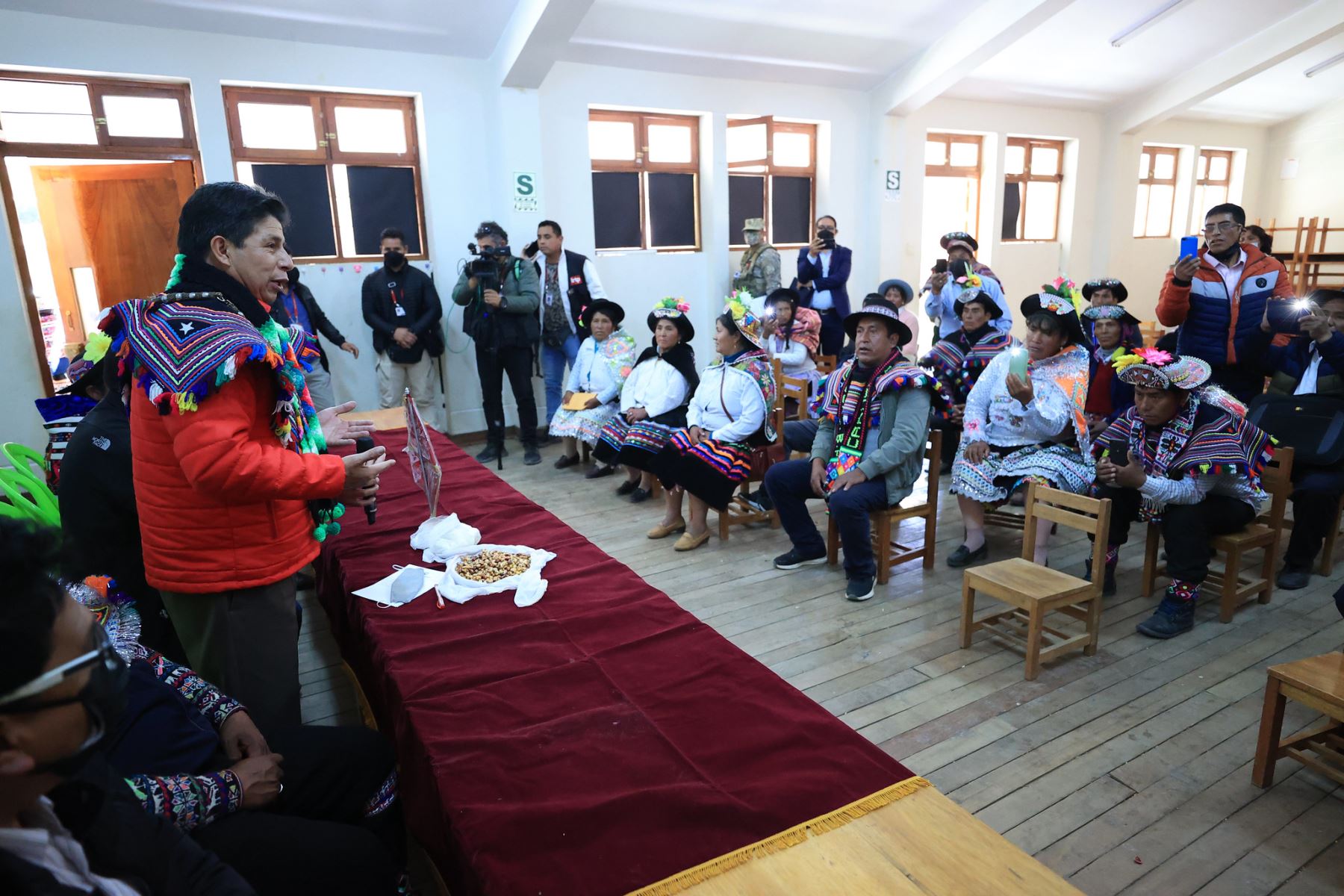 Presidente Pedro Castillo se reunió con autoridades del centro poblado Carhuapata, Huancavelica.
Foto: ANDINA/Prensa Presidencia