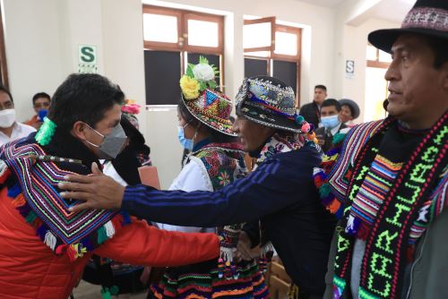 Presidente Pedro Castillo se reunió con autoridades del centro poblado Carhuapata en Huancavelica