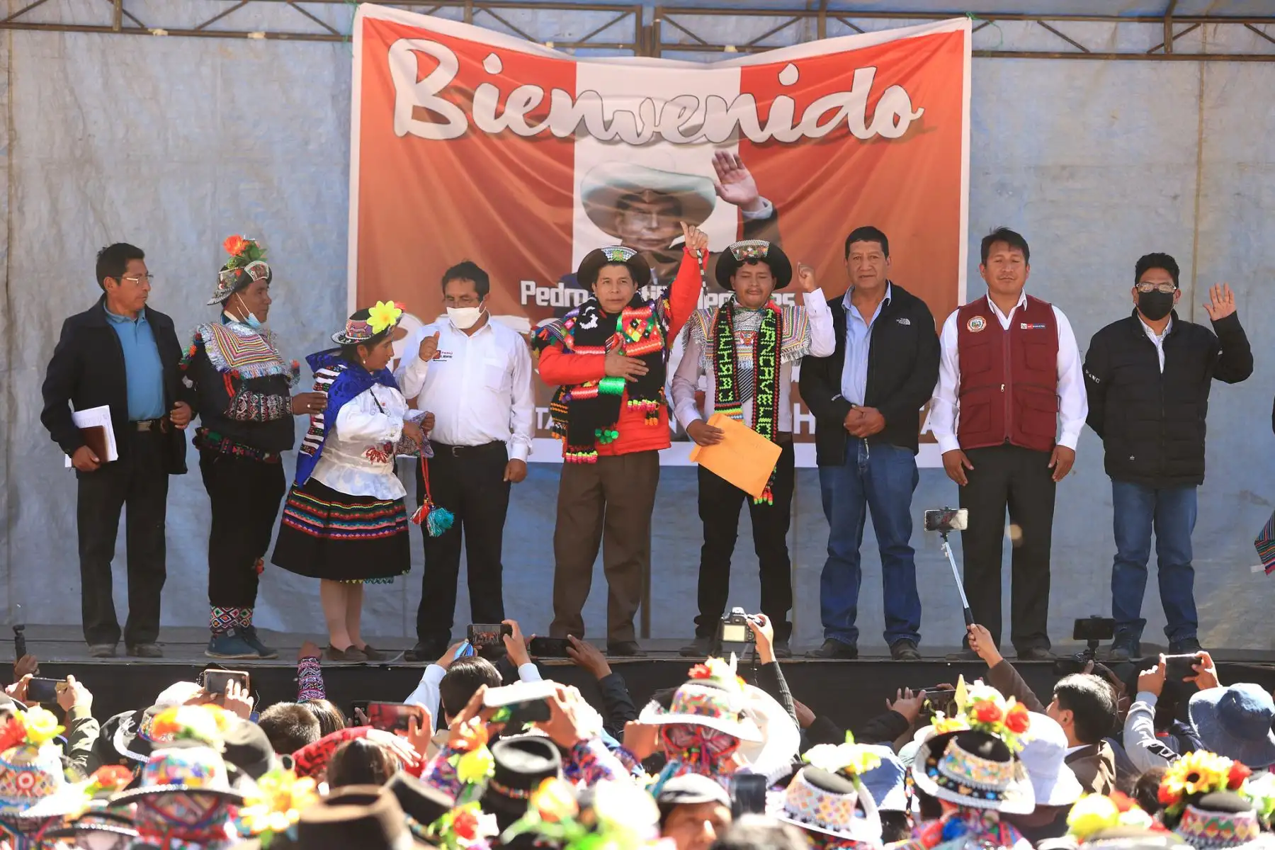 El presidente Pedro Castillo sostuvo  un encuentro con la población del centro poblado de Carhuapata, en la provincia de Angaraes, región Huancavelica.
Foto: ANDINA / Prensa Presidencia