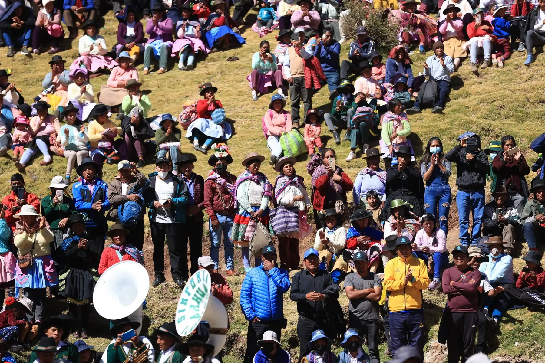 El presidente Pedro Castillo sostuvo  un encuentro con la población del centro poblado de Carhuapata, en la provincia de Angaraes, región Huancavelica.
Foto: ANDINA / Prensa Presidencia