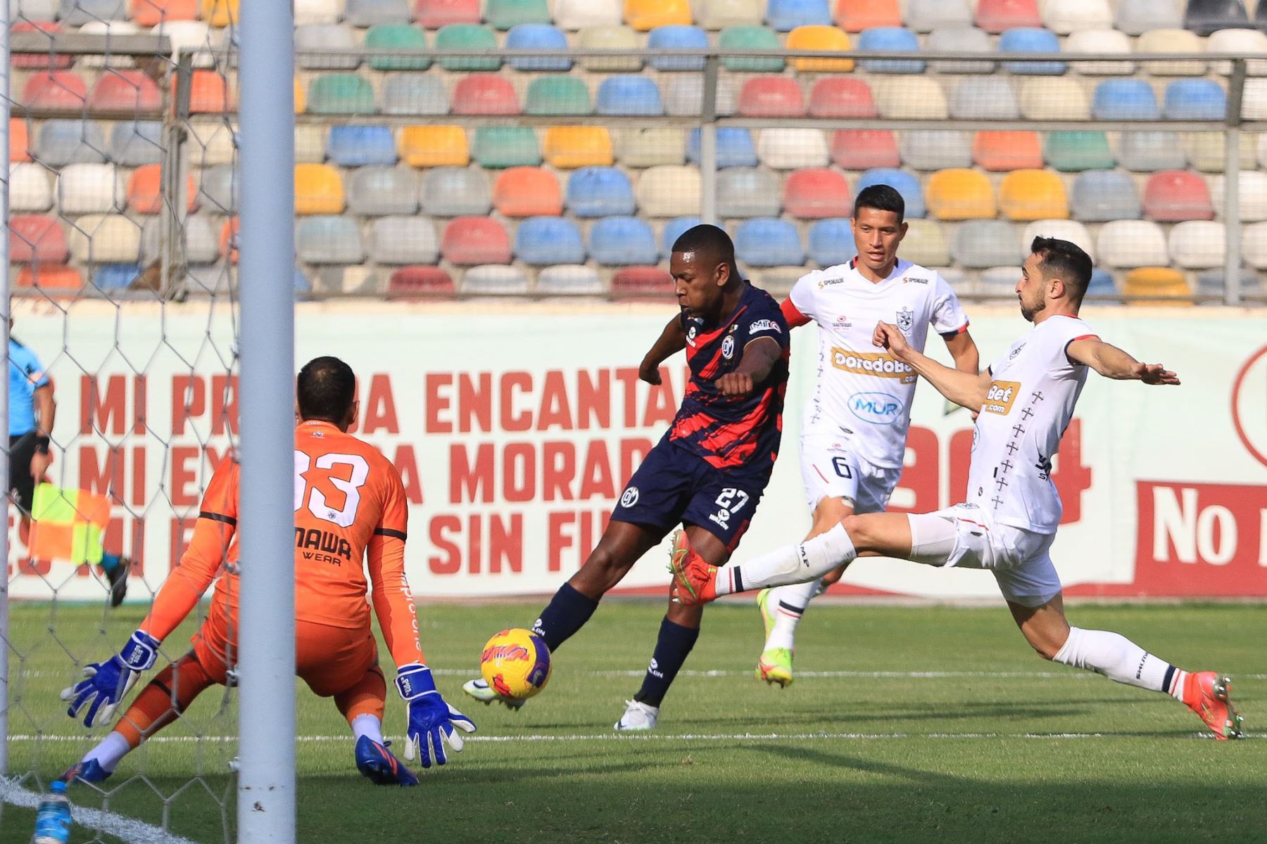 Deportivo Municipal se enfrenta a San Martín en partido por la jornada 18 del Apertura 2022 de  la Liga 1 Betsson, en el Estadio Monumental. 
Foto: Liga 1