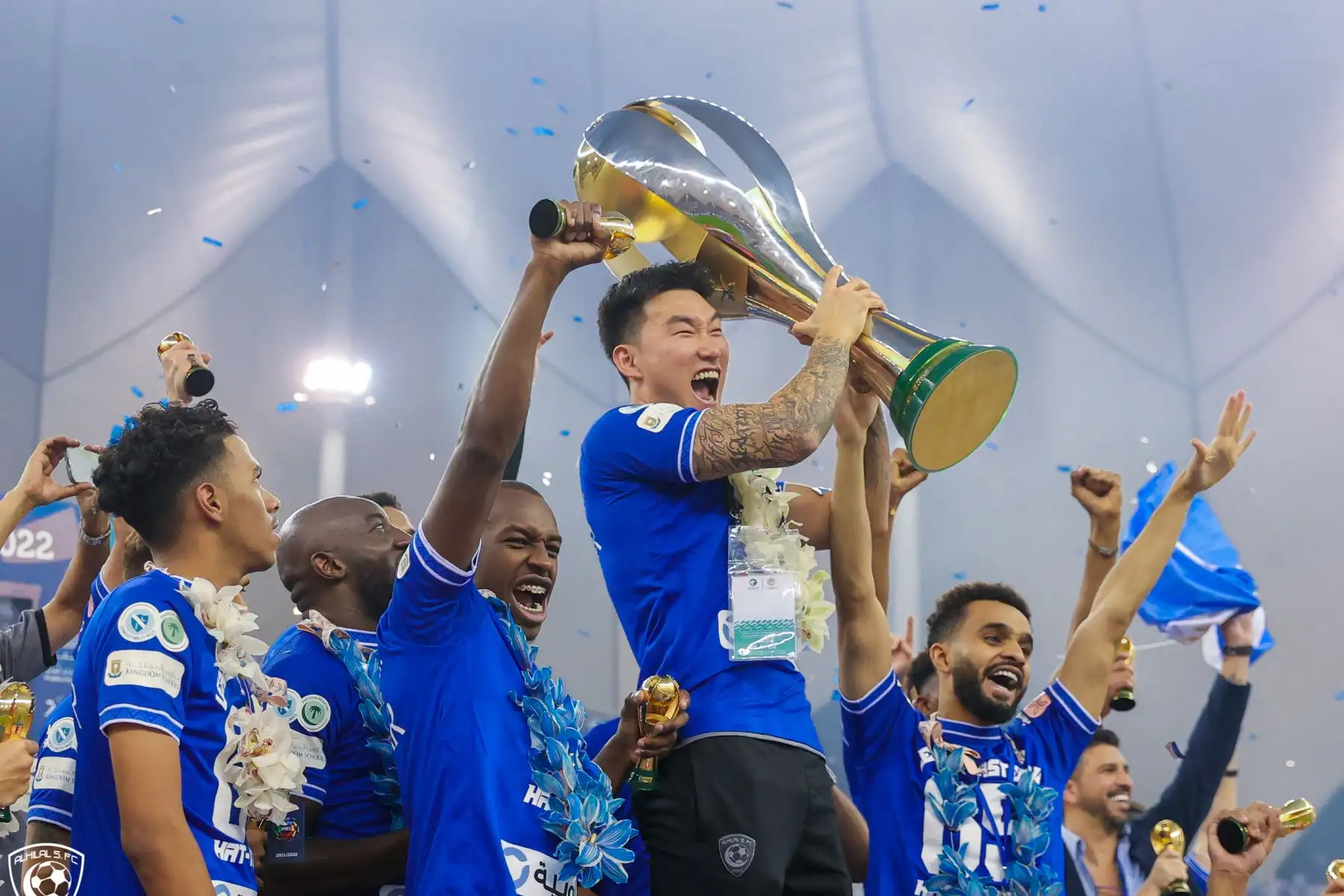 Al Hilal es campeón de la Liga de Arabia Saudita. El jugador de la Selección Peruana  André Carrillo destacó  ante Al-Faisal y se coronó campeón en la última jornada de la Liga de Arabia Saudita.
Foto: @Alhilal_FC