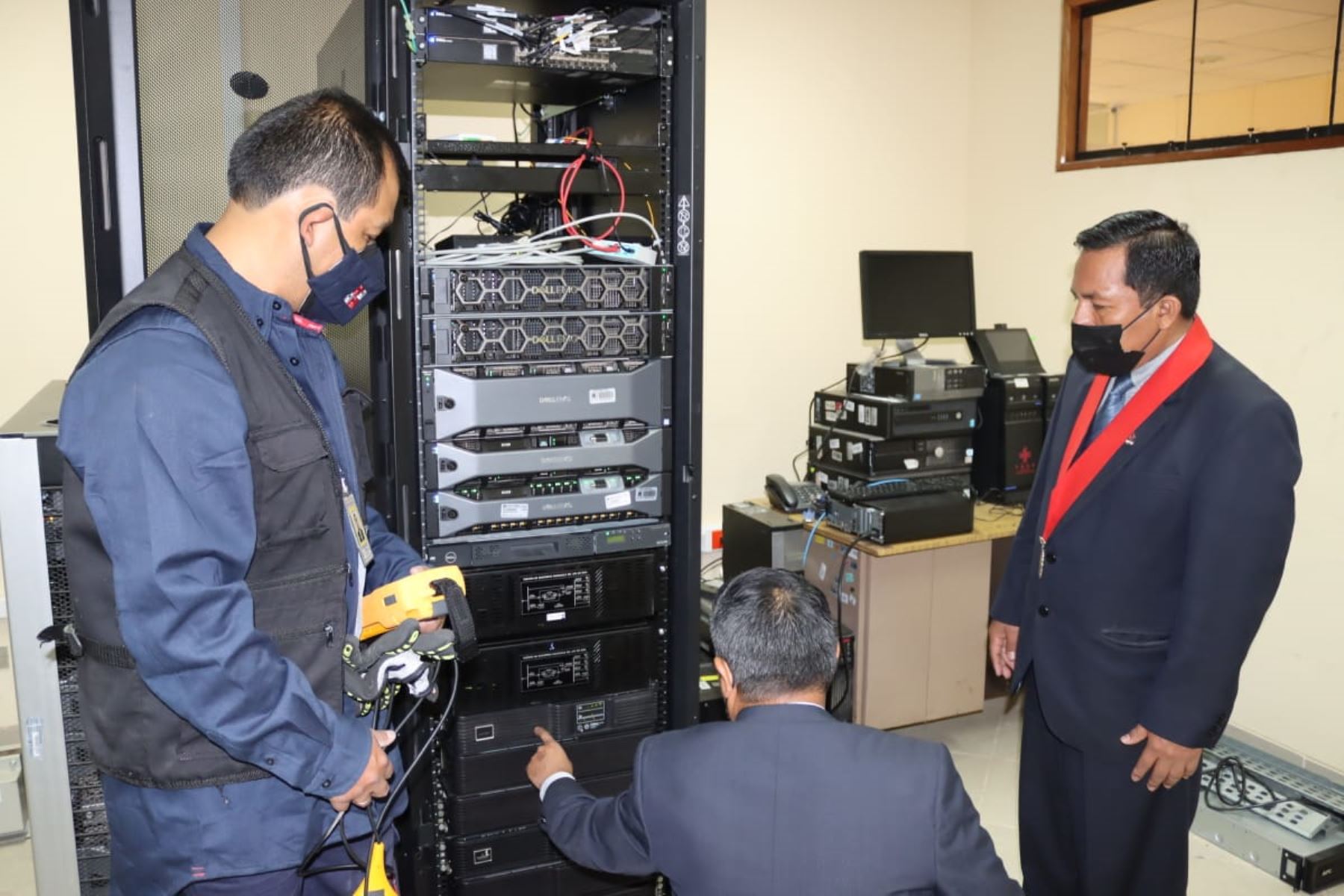 Lambayeque: Corte Superior instala nuevos equipos informáticos para garantizar servicios
