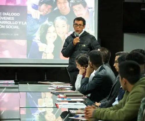 Midis lanza concurso para jóvenes investigadores sobre lucha contra la pobreza.