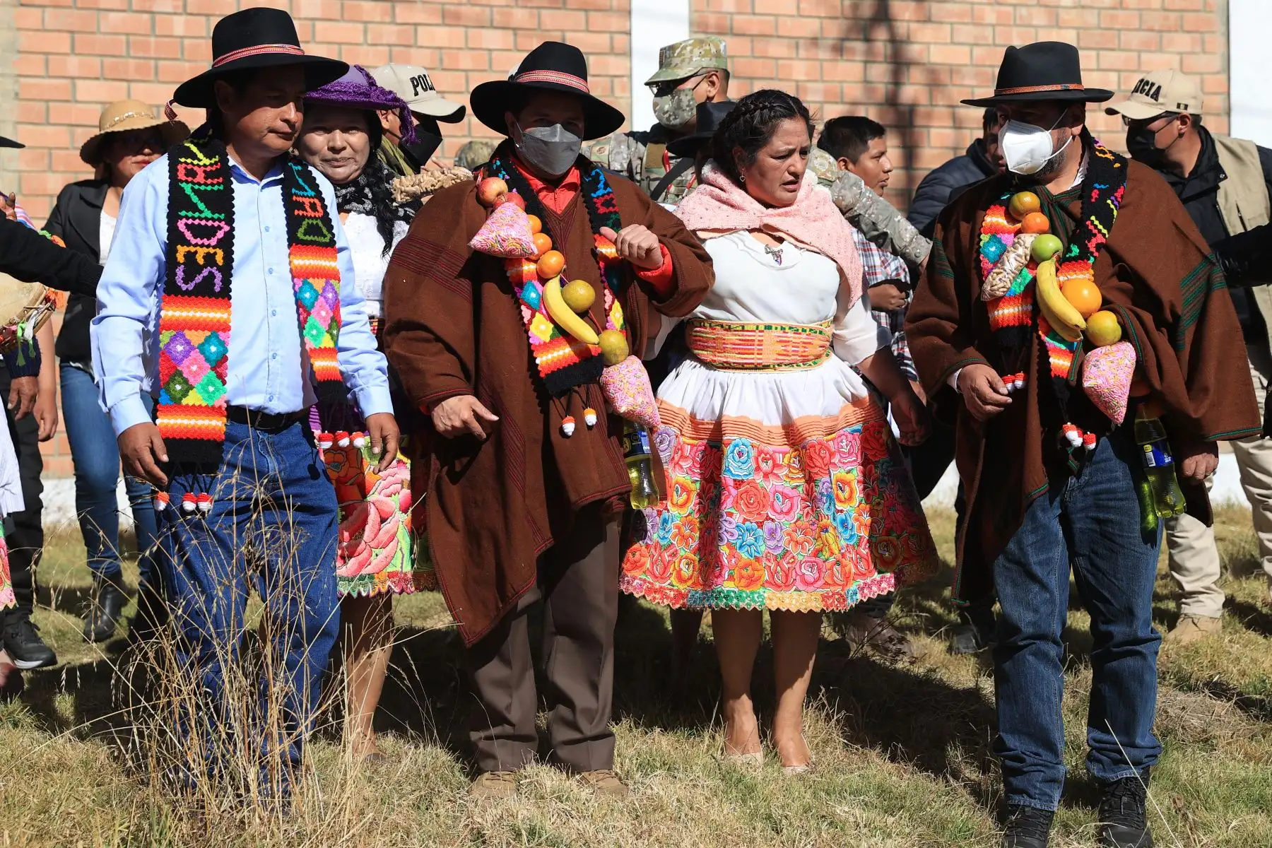 Presidente Pedro Castillo participa en la demostración del arado tradicional en el distrito de Daniel Hernández en Tayacaja. Foto: ANDINA/Prensa Presidencia