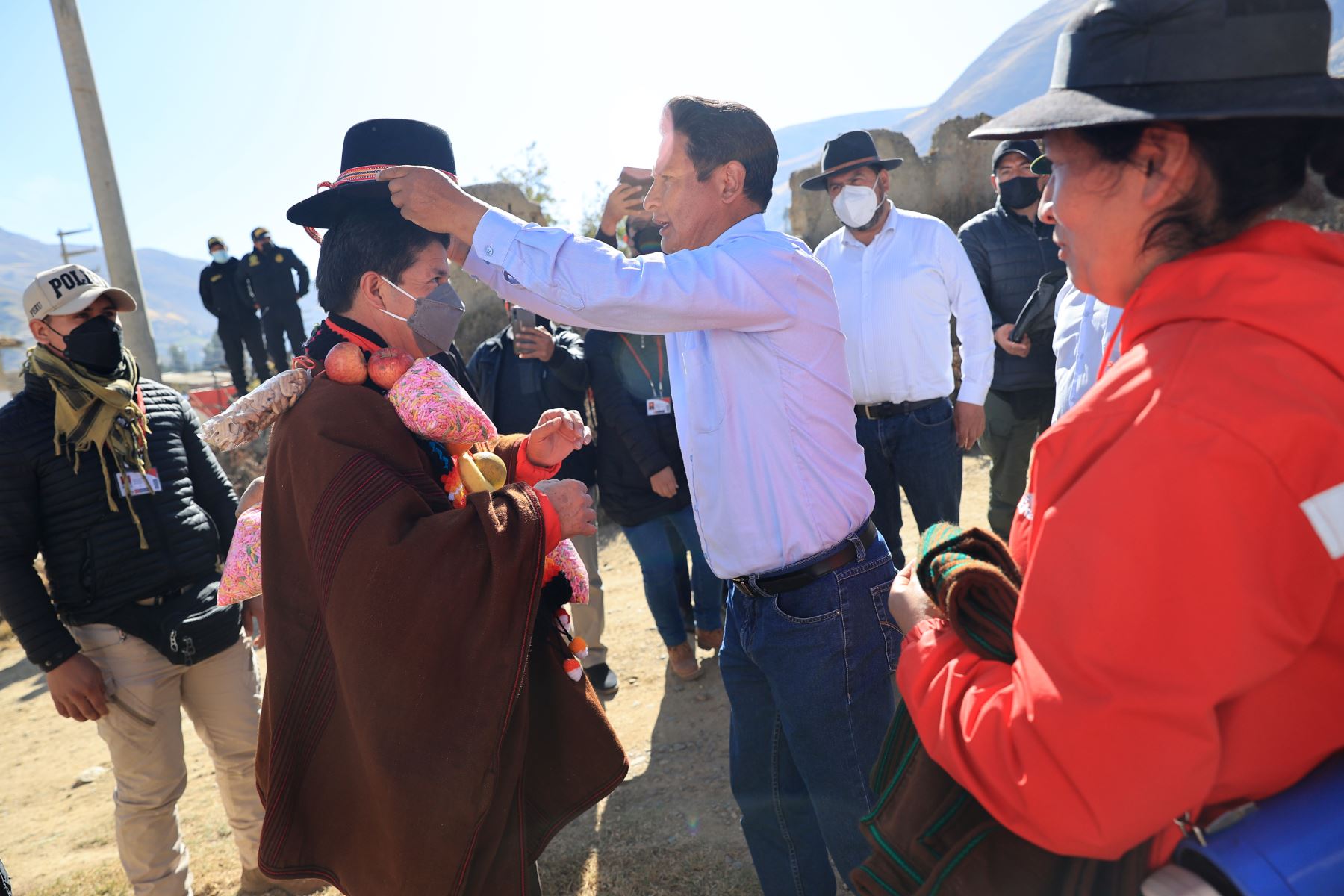 Presidente Pedro Castillo participa en la demostración del arado tradicional en el distrito de Daniel Hernández en Tayacaja. Foto: ANDINA/Prensa Presidencia