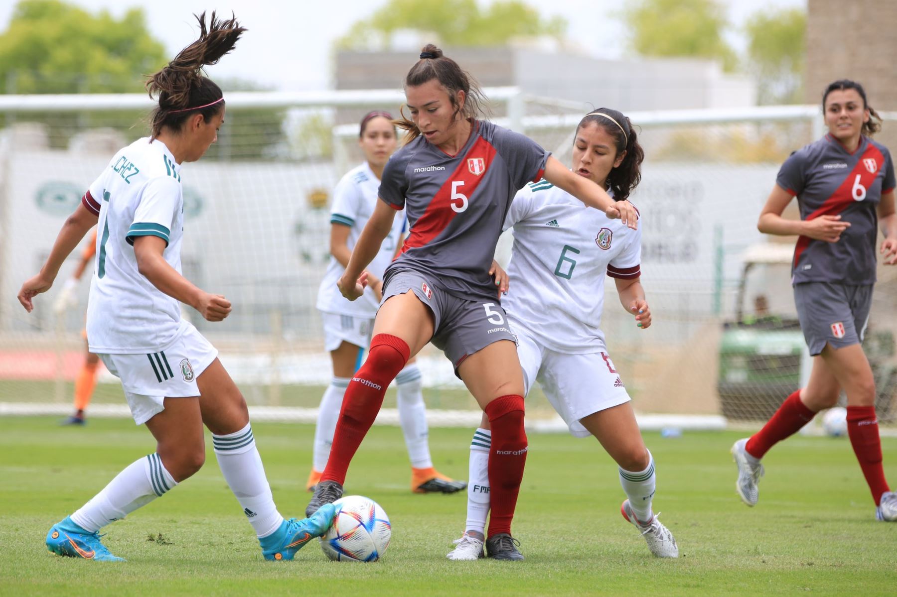 Selección peruana femenina de fútbol volvió a caer ante México