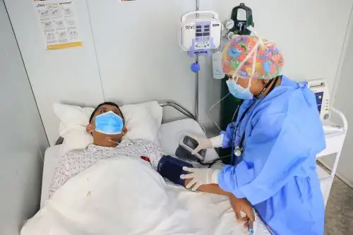 La viruela del mono podría generar complicaciones en personas con deficiencia inmune, por lo que instó a la población a mantenerse en alerta y acudir al centro de salud más cercano en caso se presente alguno de los síntomas. Foto: Difusión